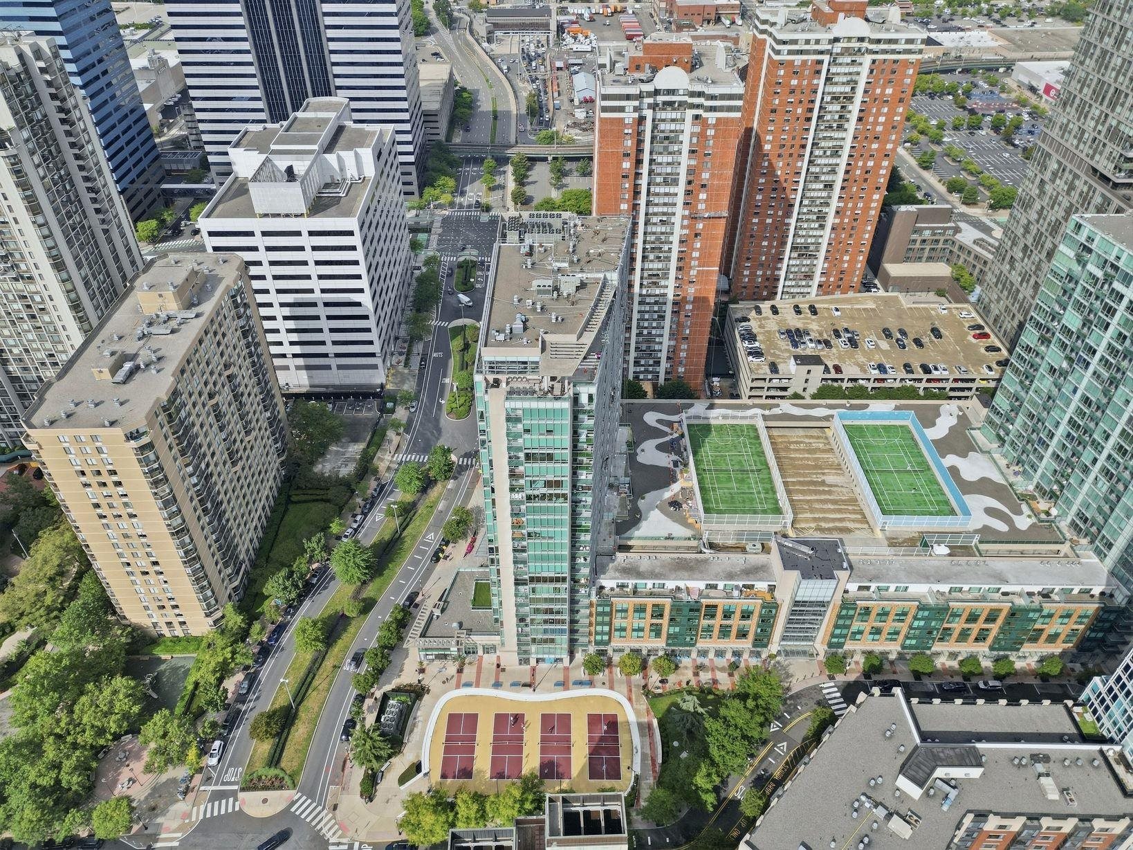 20 NEWPORT PARKWAY Unit: 1812