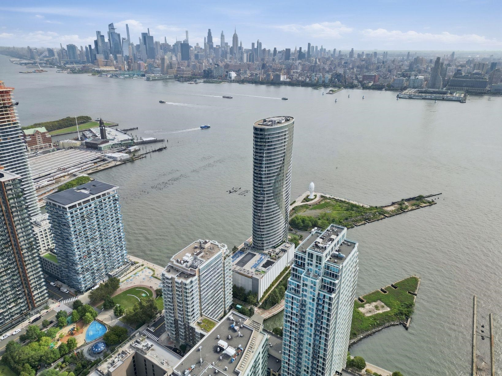 20 NEWPORT PARKWAY Unit: 1812