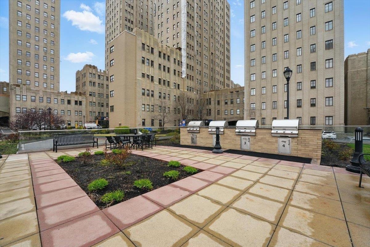 4 BEACON WAY Unit: 14