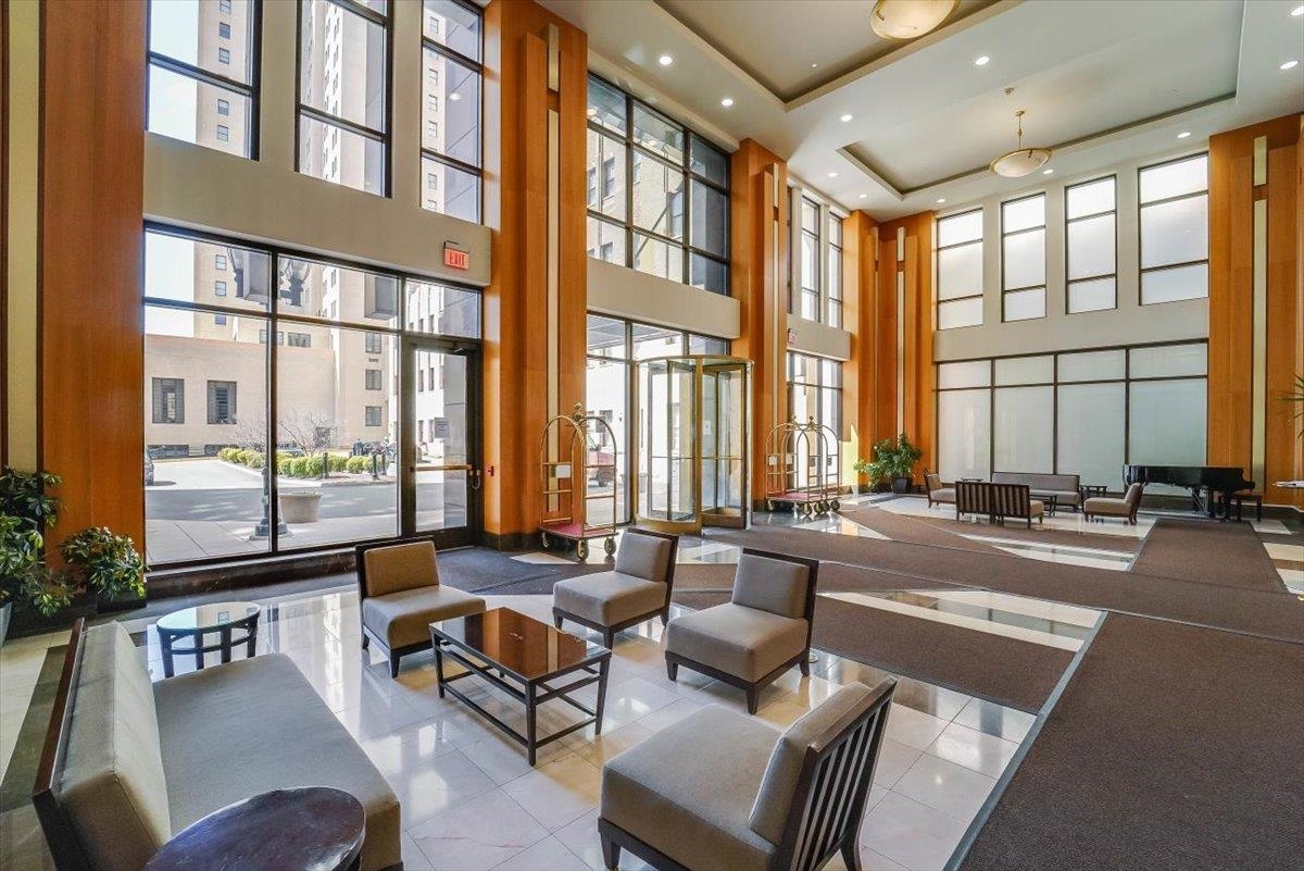 4 BEACON WAY Unit: 14