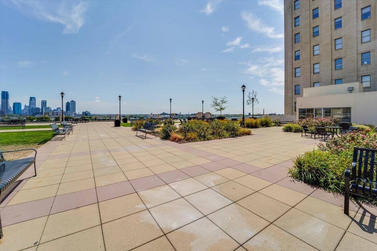 4 BEACON WAY Unit: 14