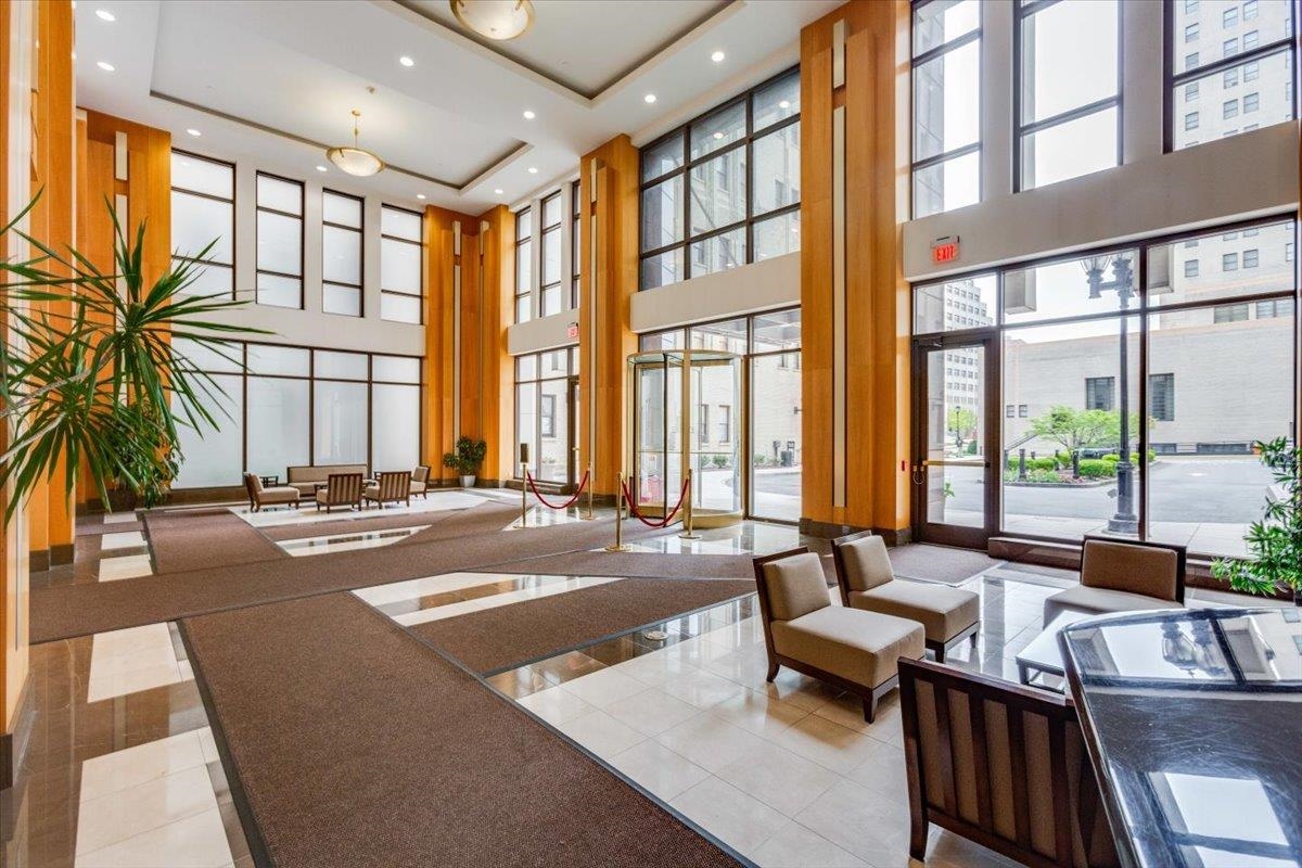 4 BEACON WAY Unit: 14