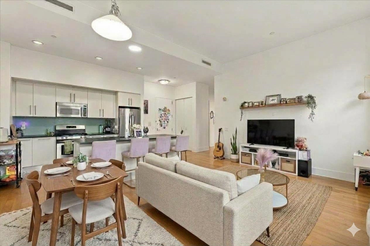 4 BEACON WAY Unit: 14