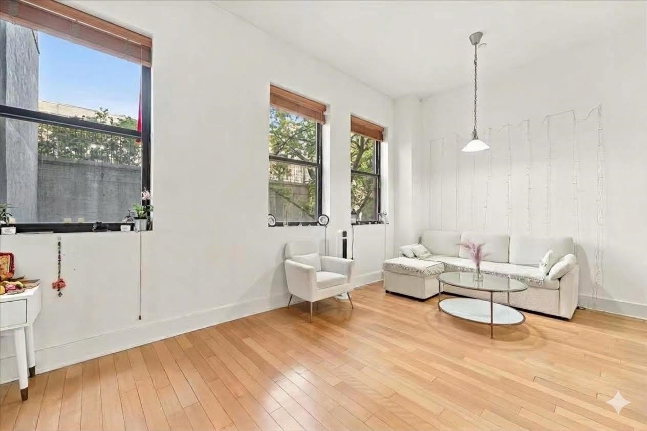 4 BEACON WAY Unit: 14