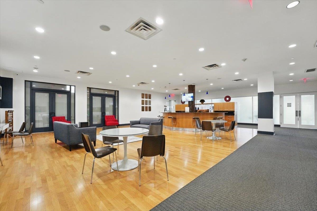 4 BEACON WAY Unit: 14