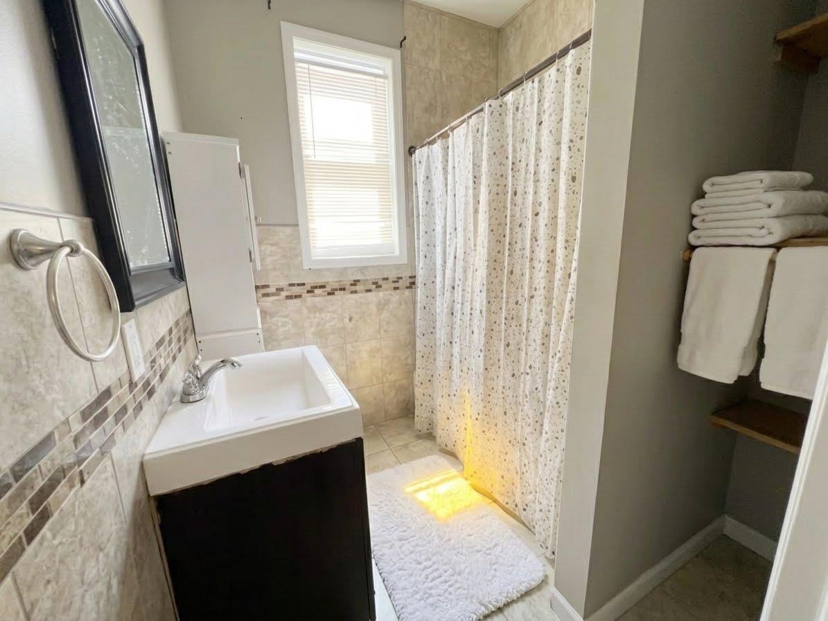 18 TERRACE AVE Unit: 1