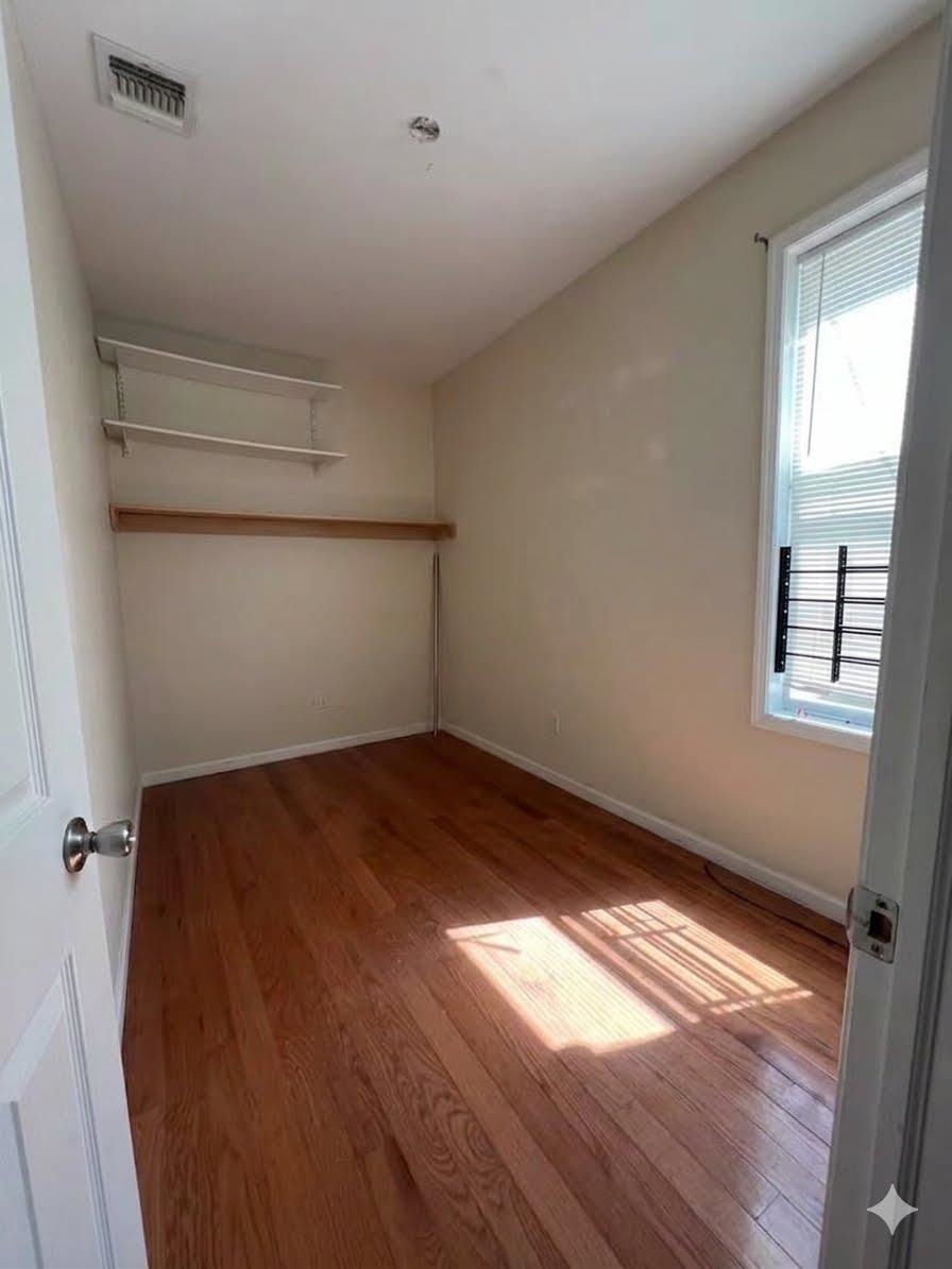 18 TERRACE AVE Unit: 1