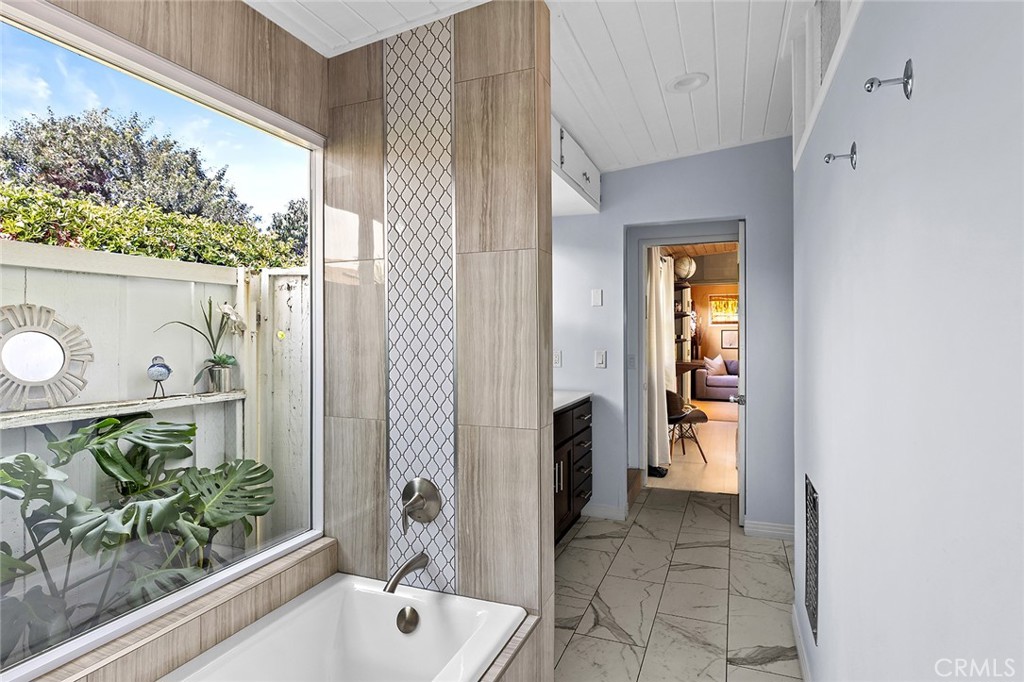 34240 Camino El Molino