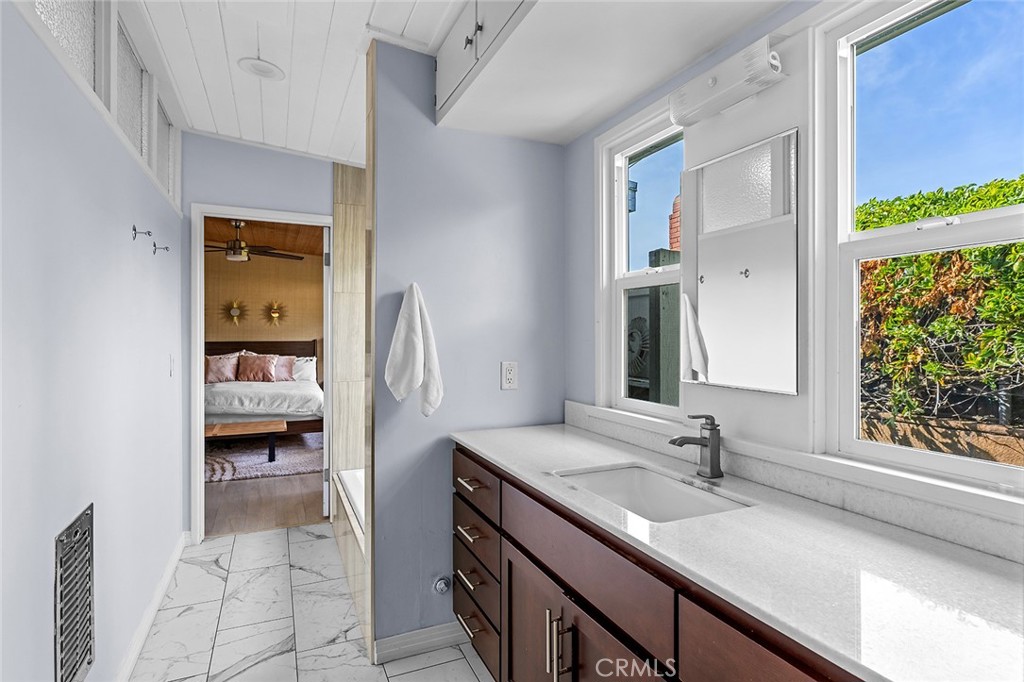 34240 Camino El Molino