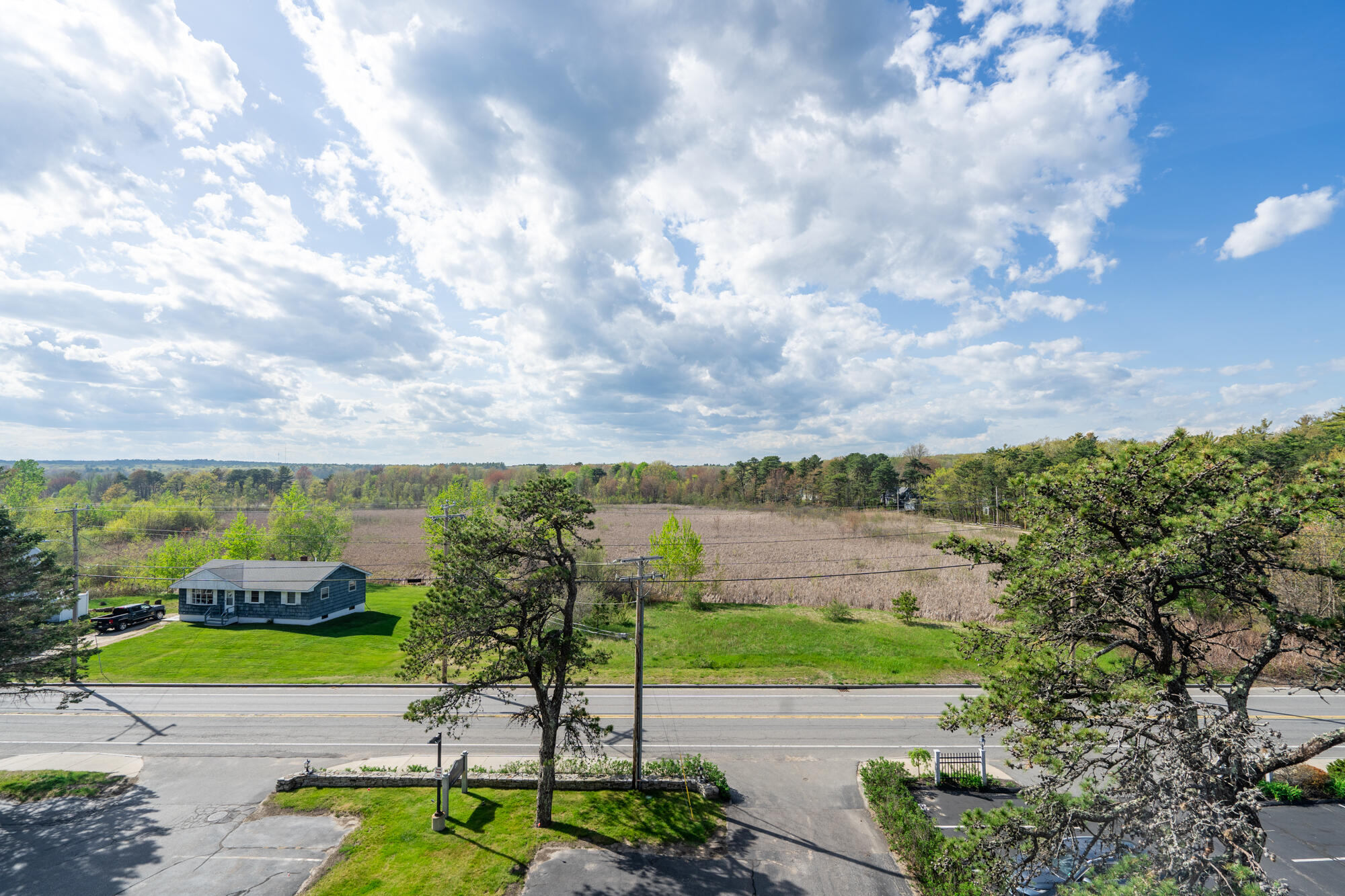 219 E Grand Avenue, 5C