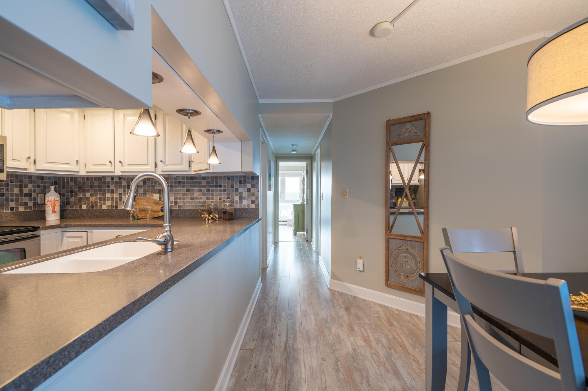 219 E Grand Avenue, 5C