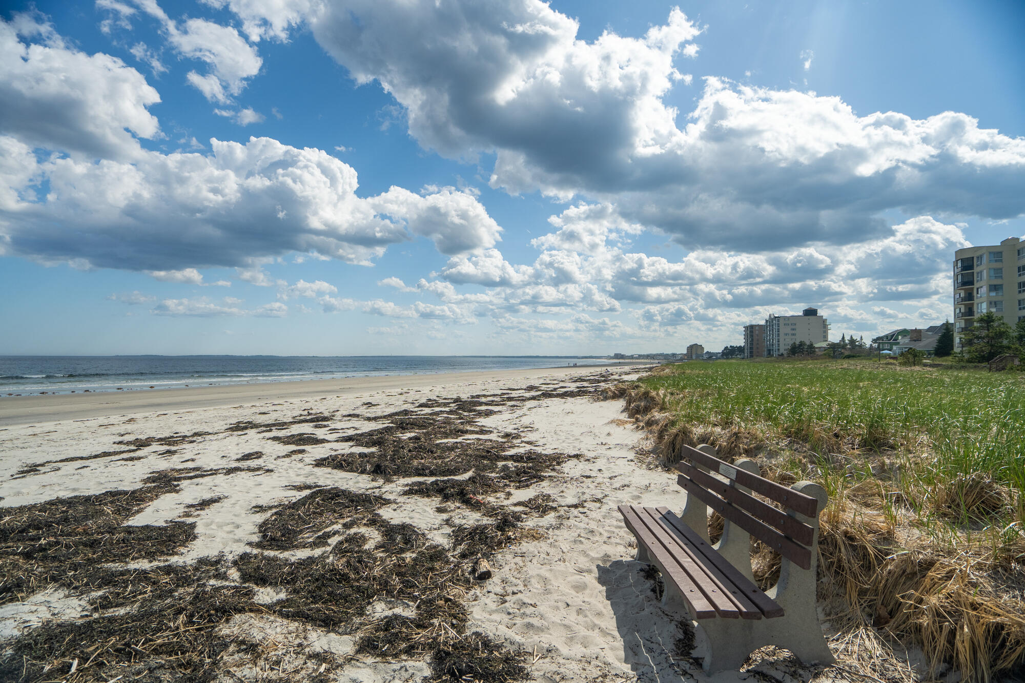 219 E Grand Avenue, 5C