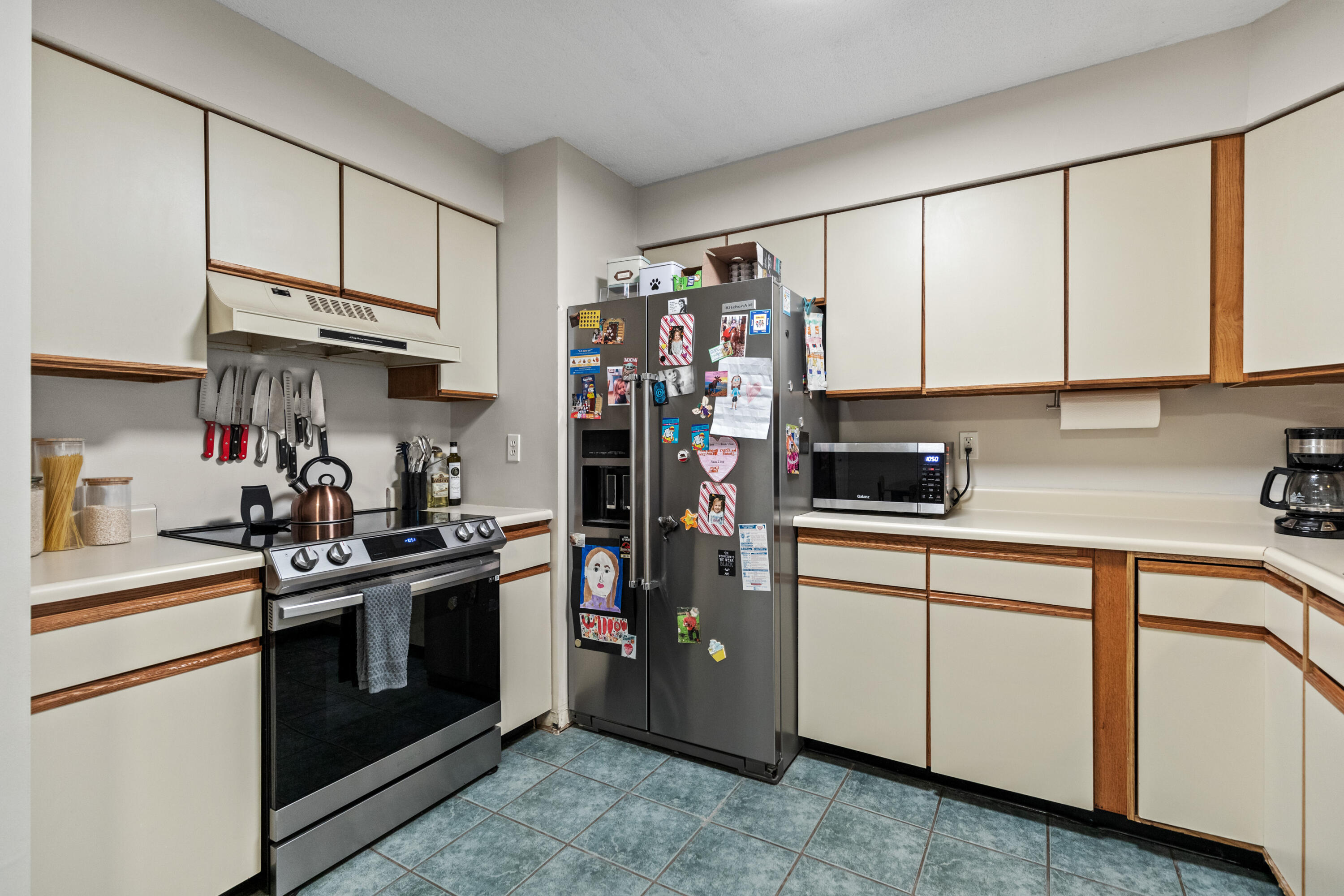 161 Saco Avenue, 205