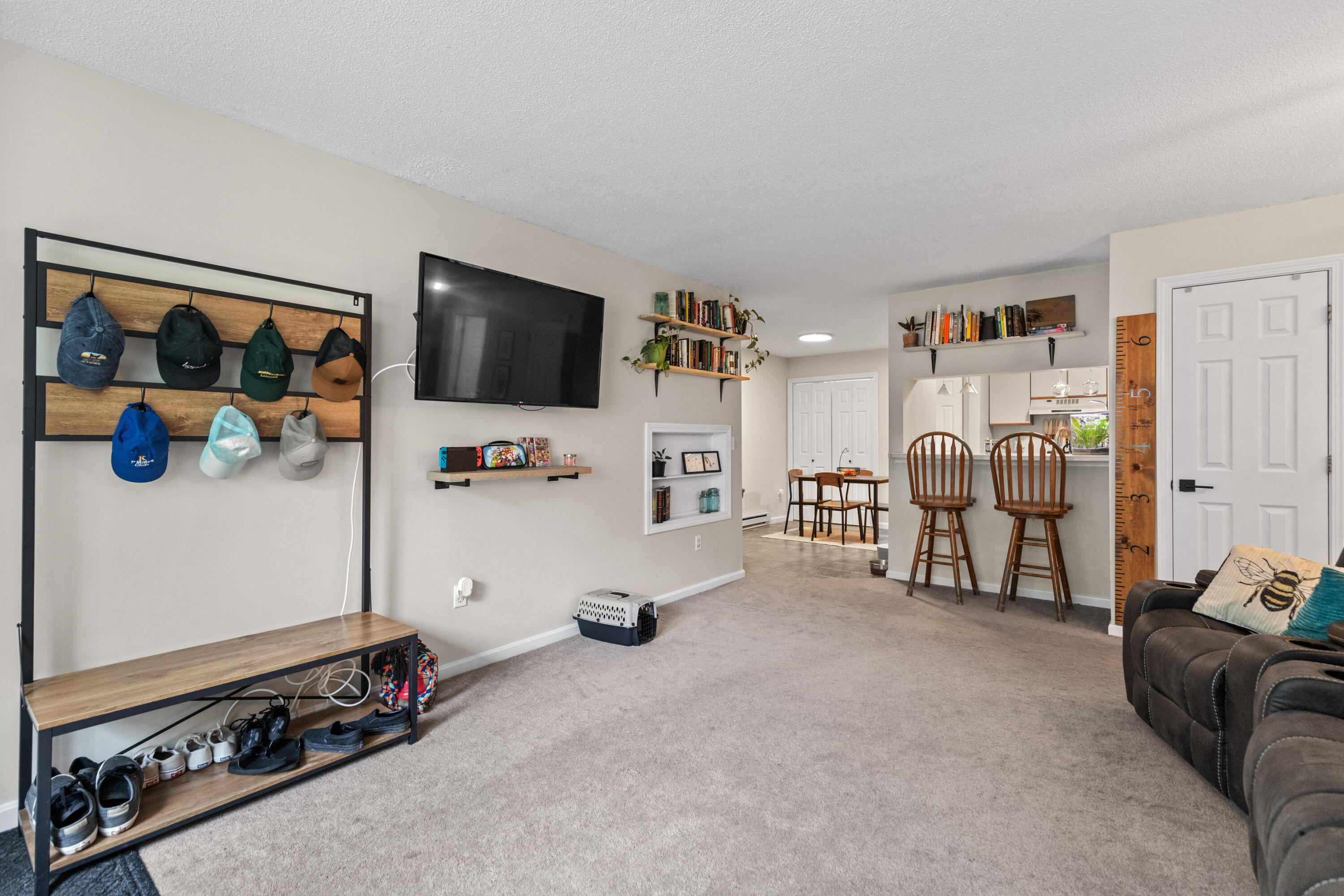 161 Saco Avenue, 205