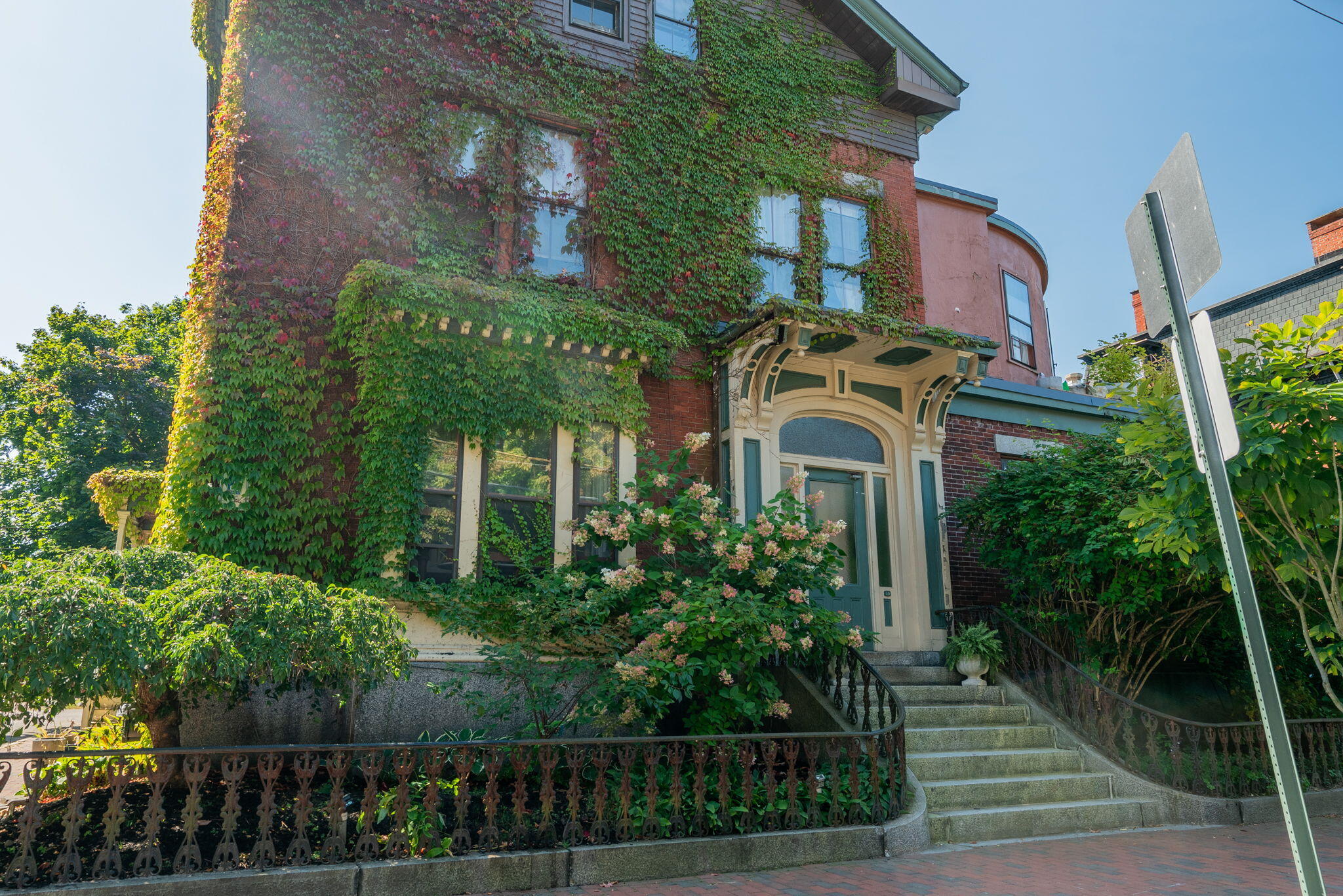 10 Deering Street, 3