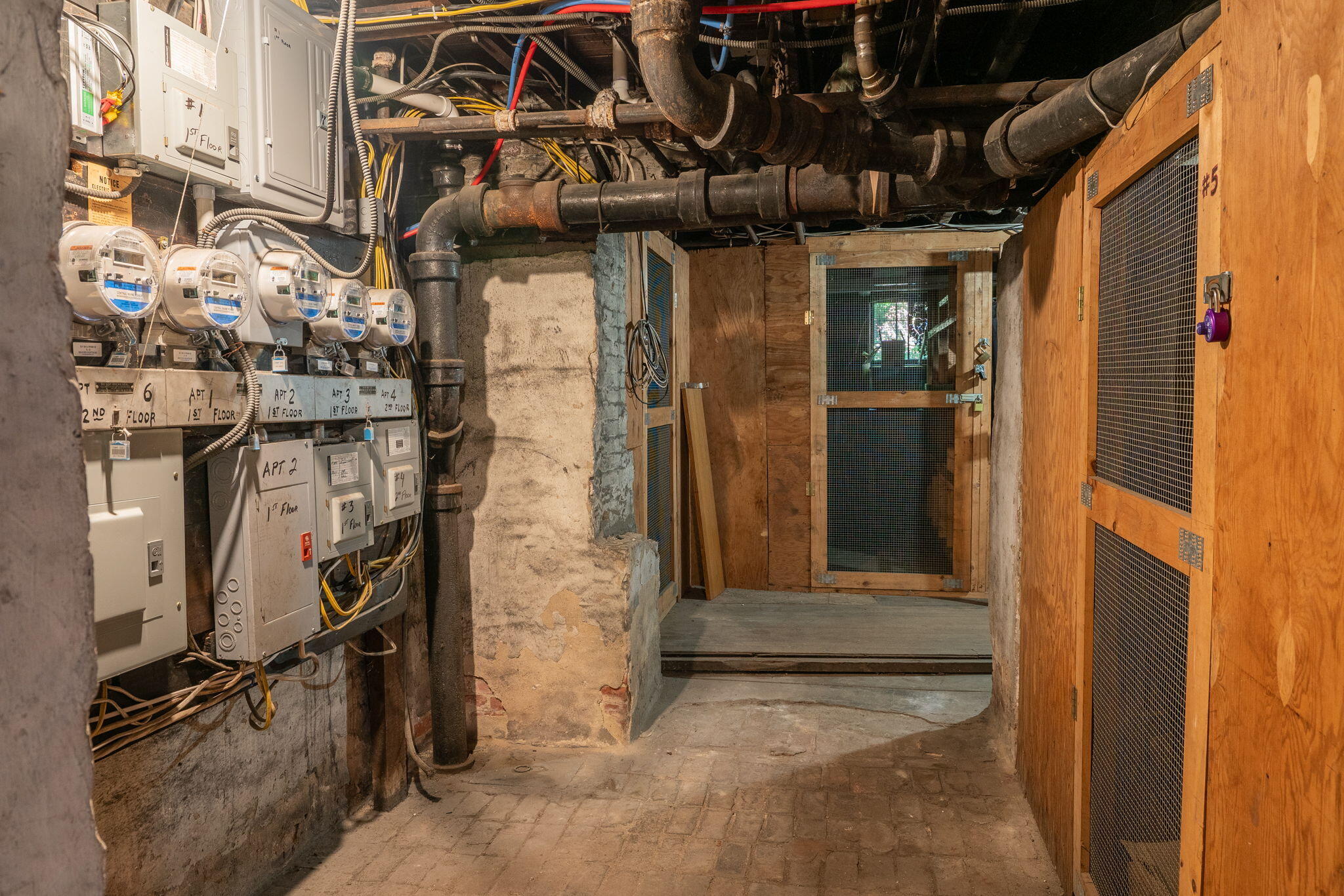 10 Deering Street, 3