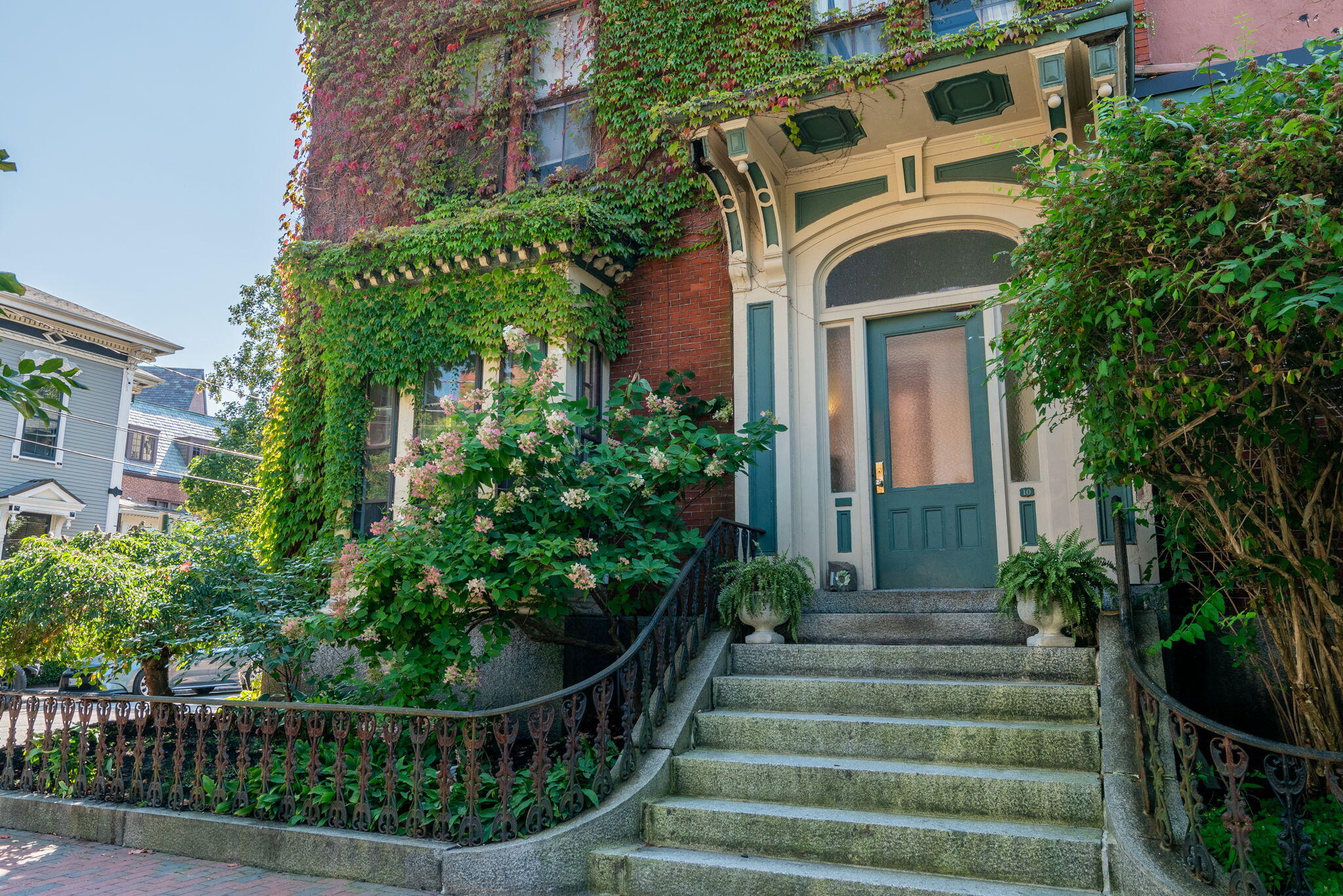 10 Deering Street, 3