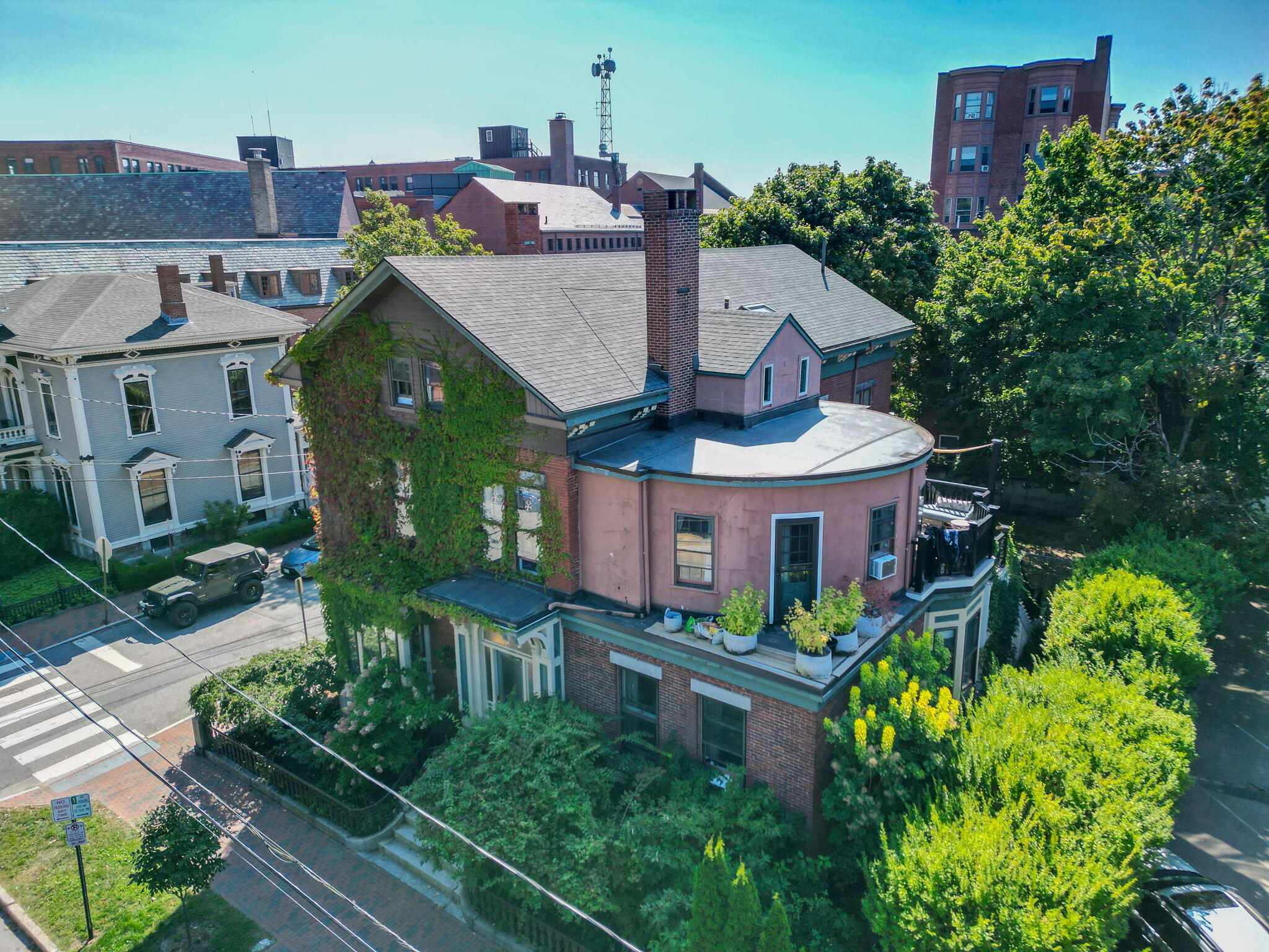 10 Deering Street, 3