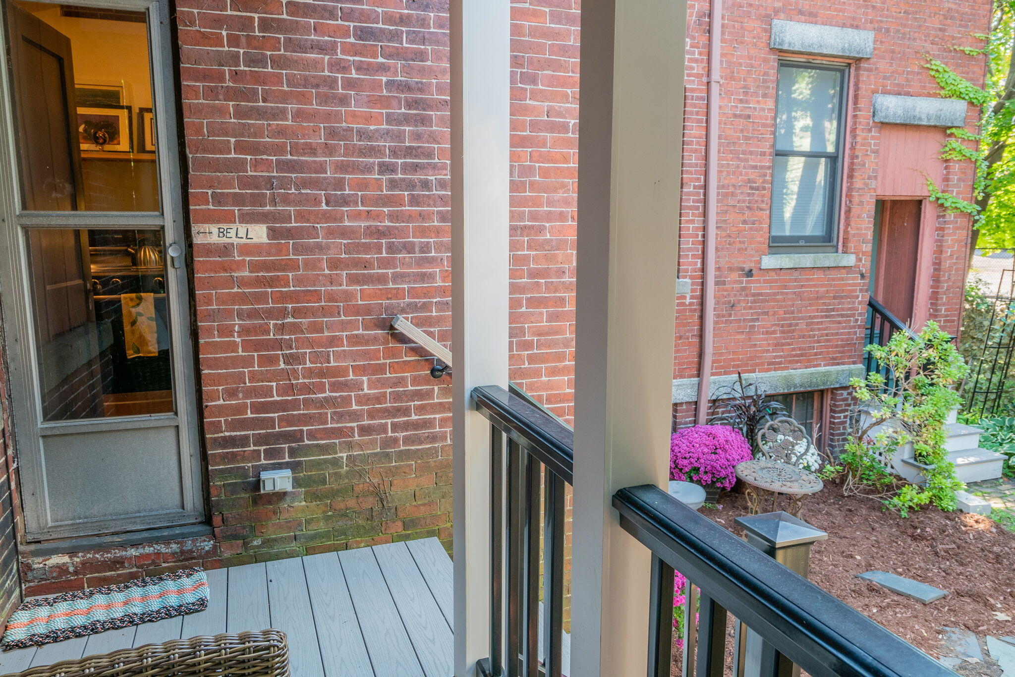 10 Deering Street, 3