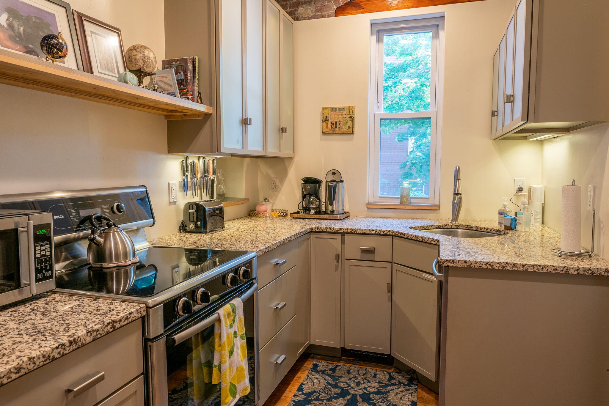 10 Deering Street, 3