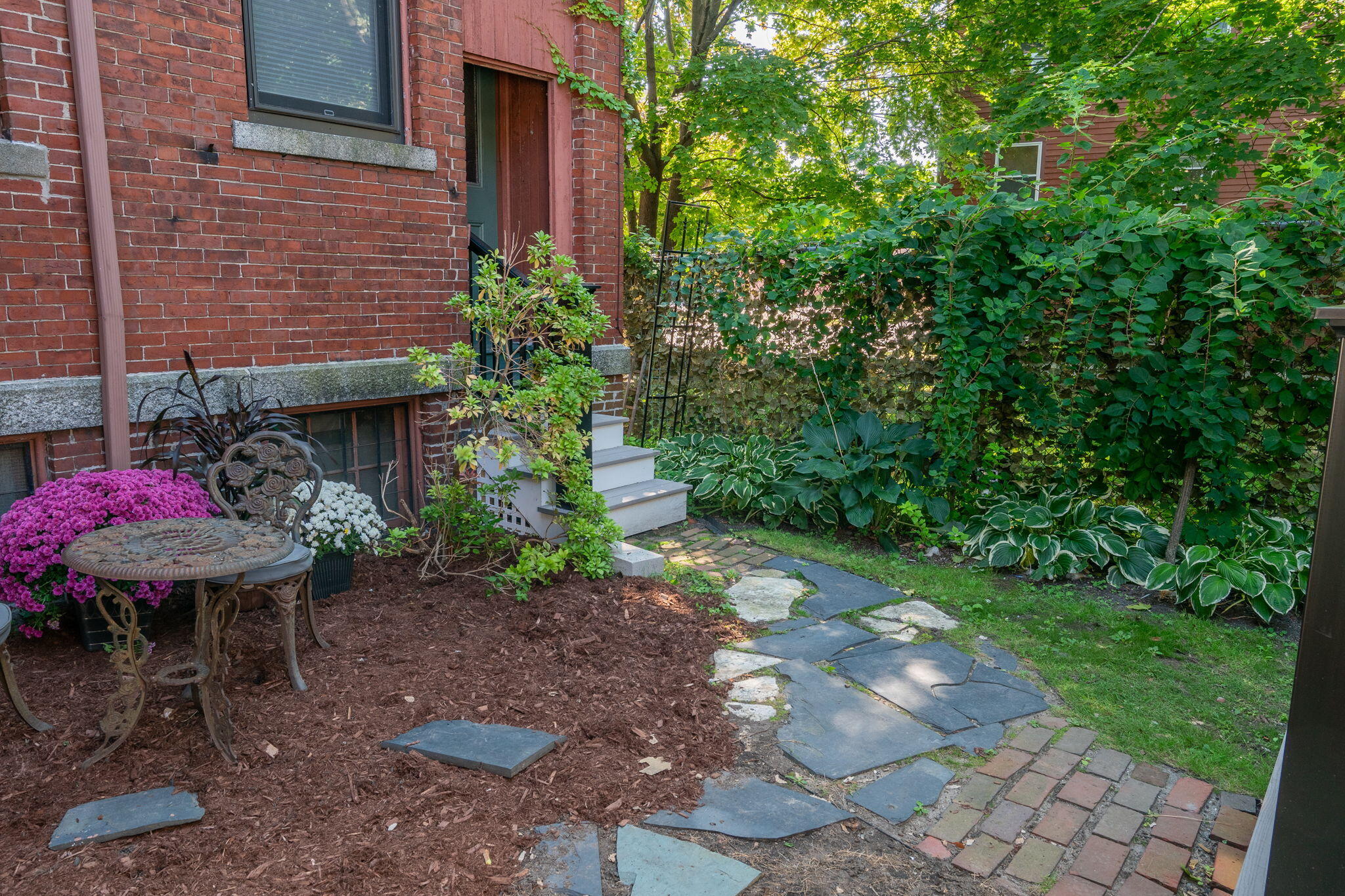 10 Deering Street, 3