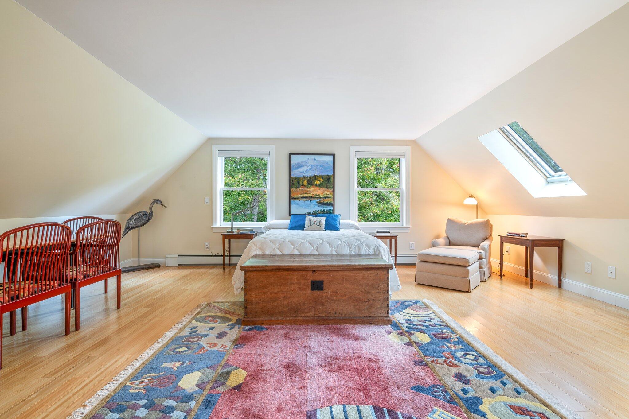4 Bishop Farm Road