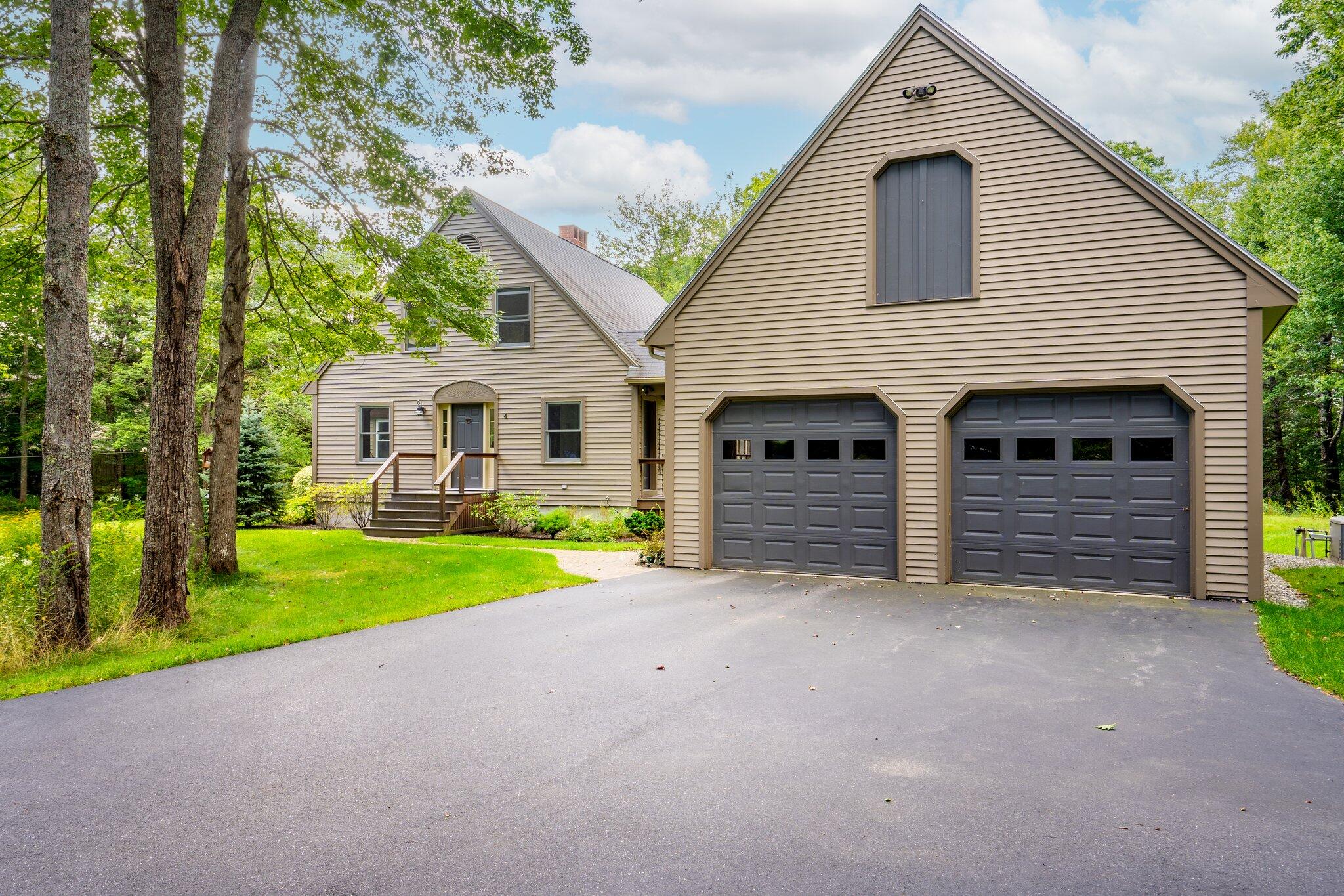 4 Bishop Farm Road