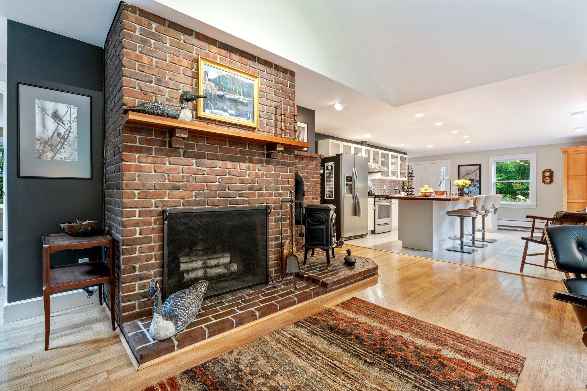 4 Bishop Farm Road