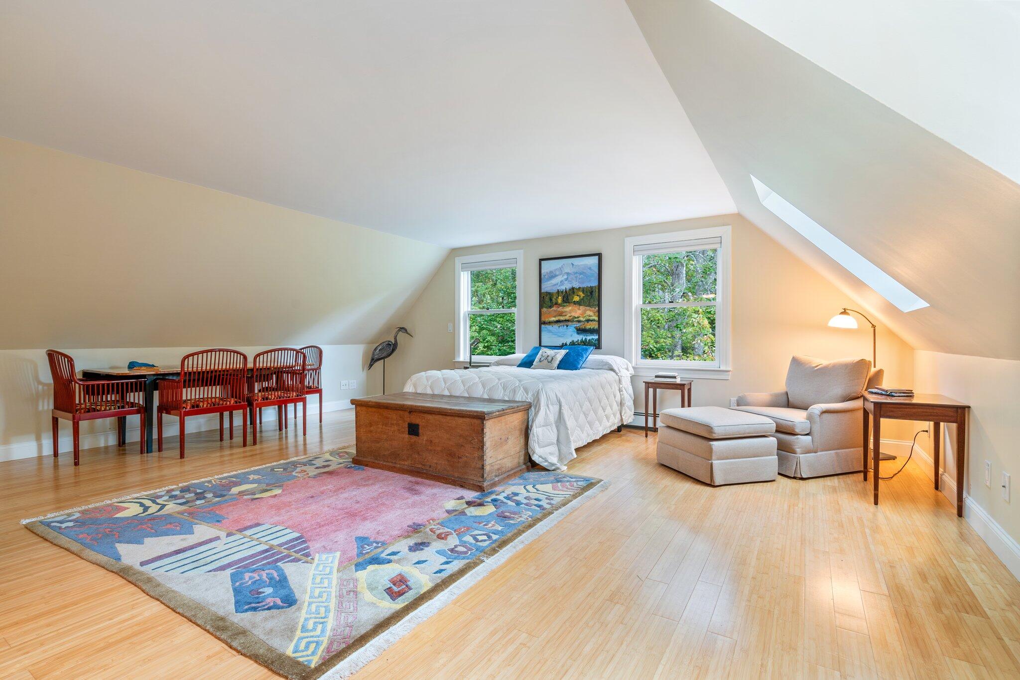 4 Bishop Farm Road