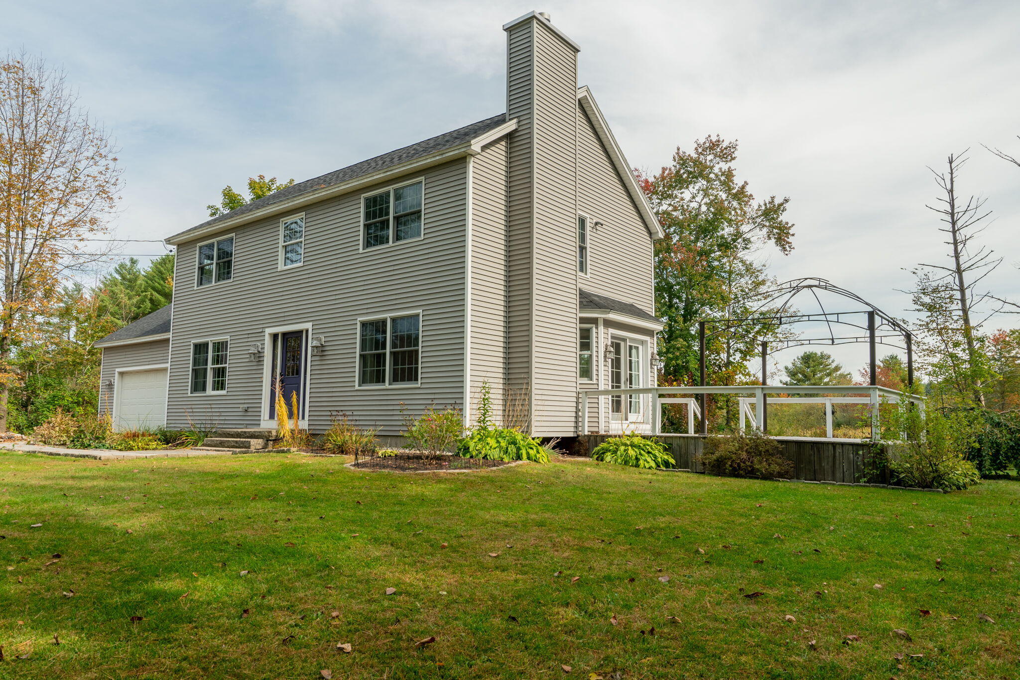 835 River Road