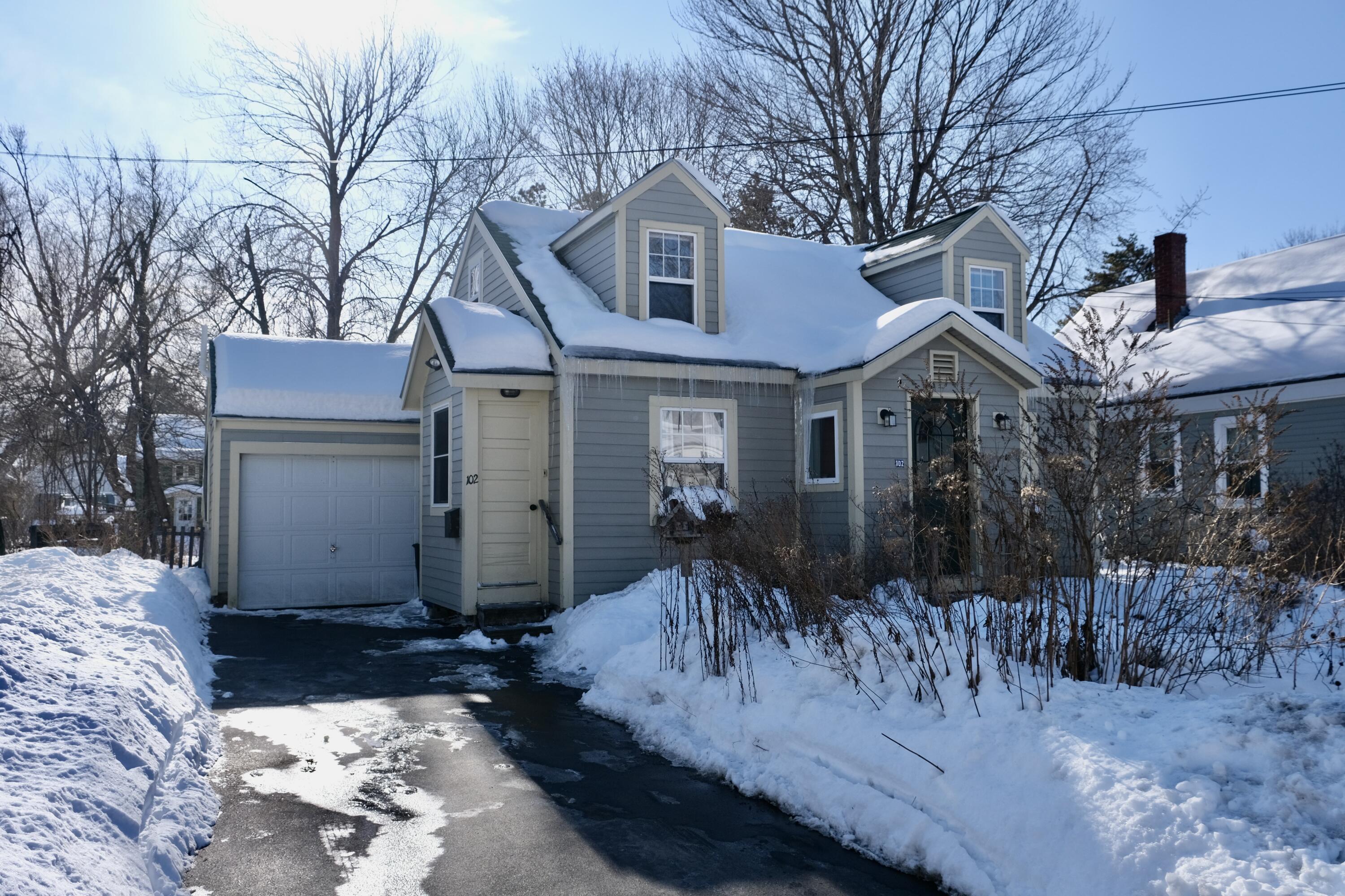 102 Wellington Road