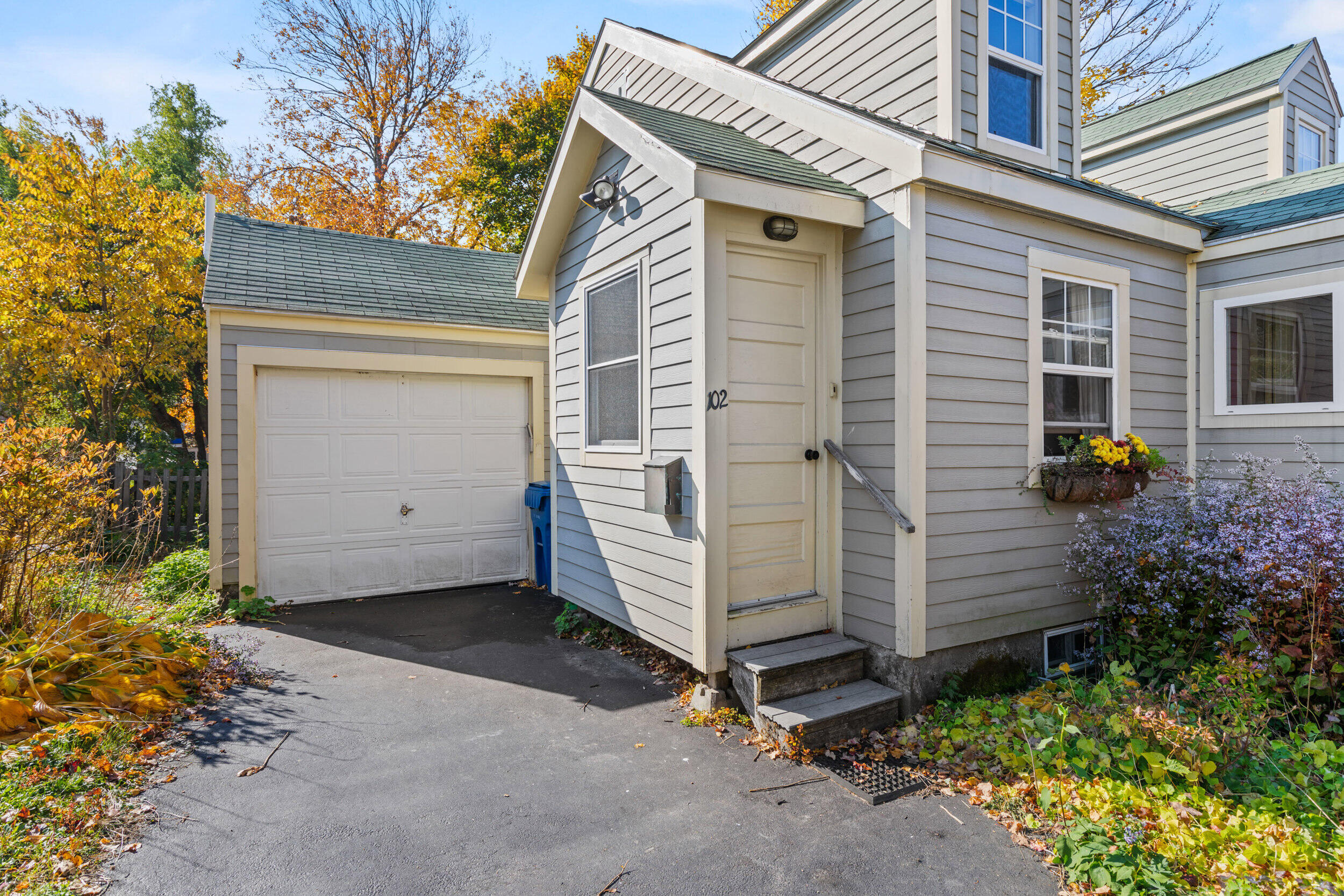 102 Wellington Road