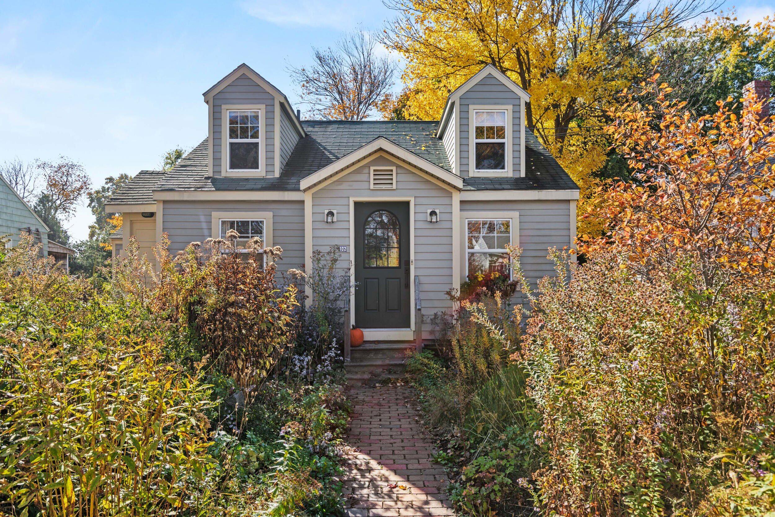 102 Wellington Road