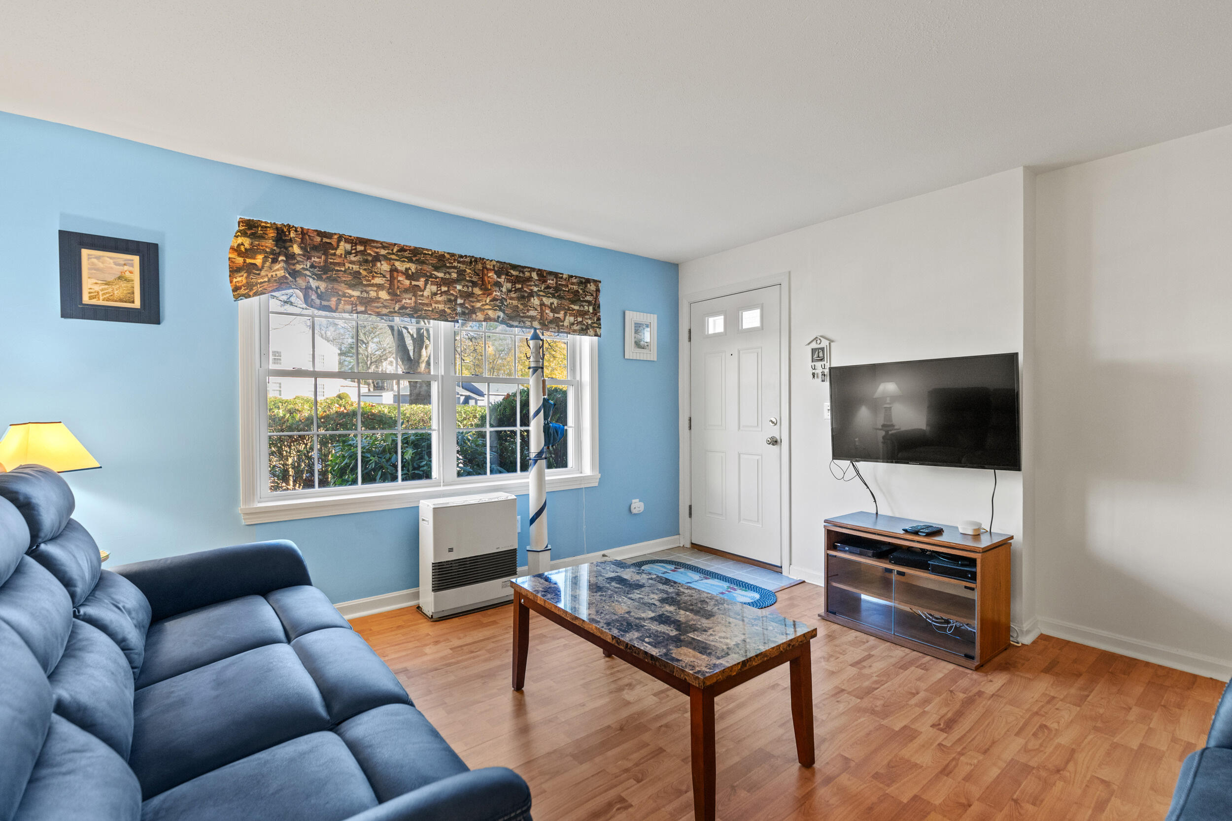 161 Saco Avenue, 407