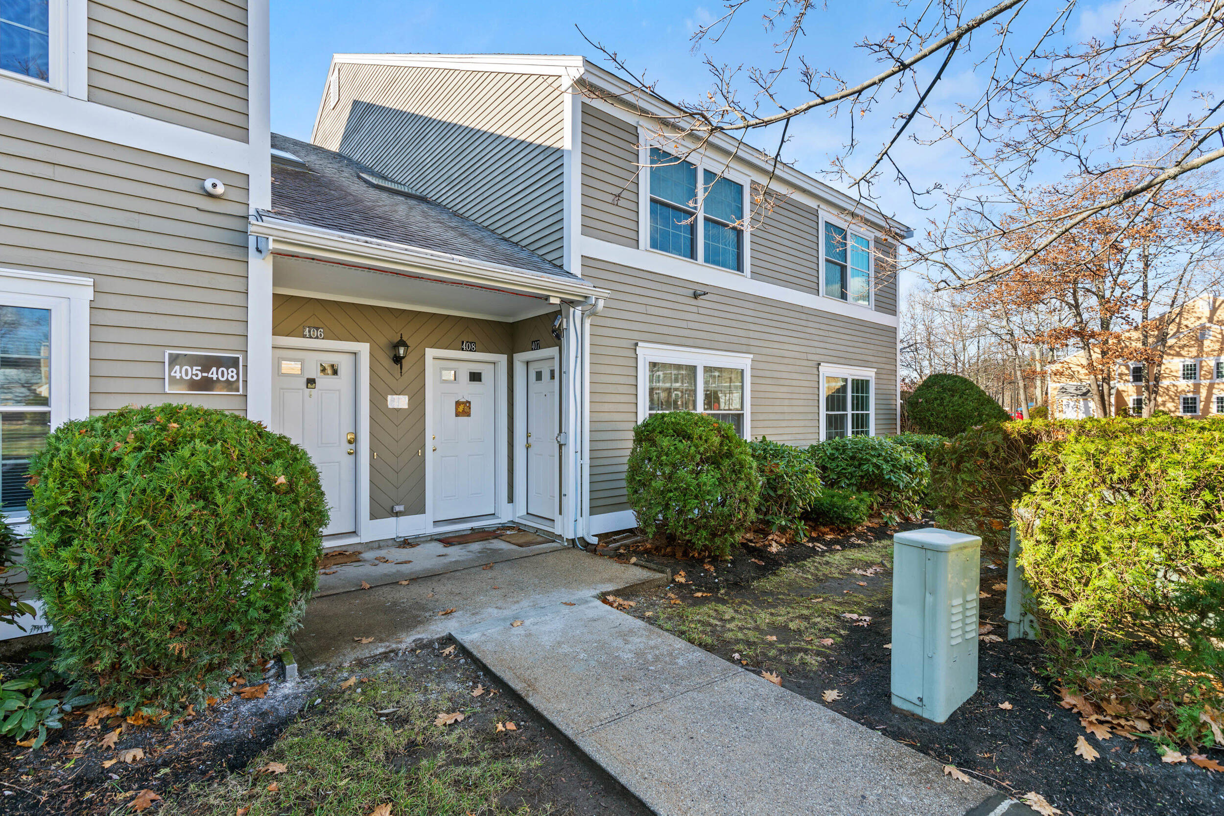 161 Saco Avenue, 407