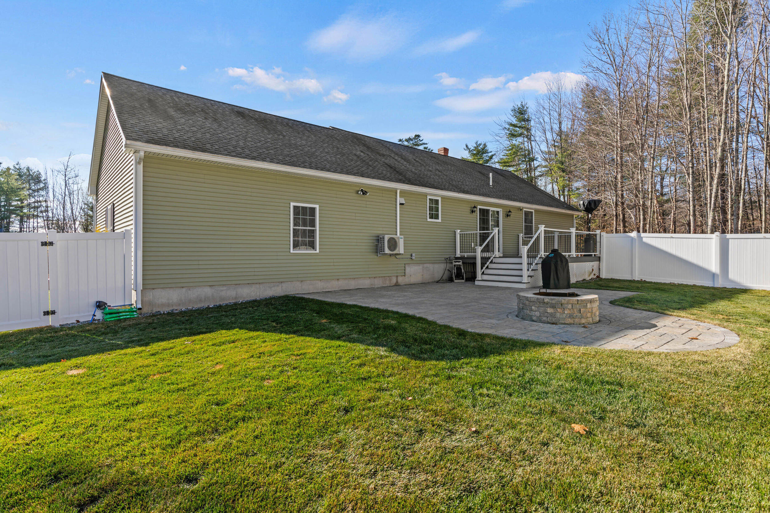 44 Woodman Avenue