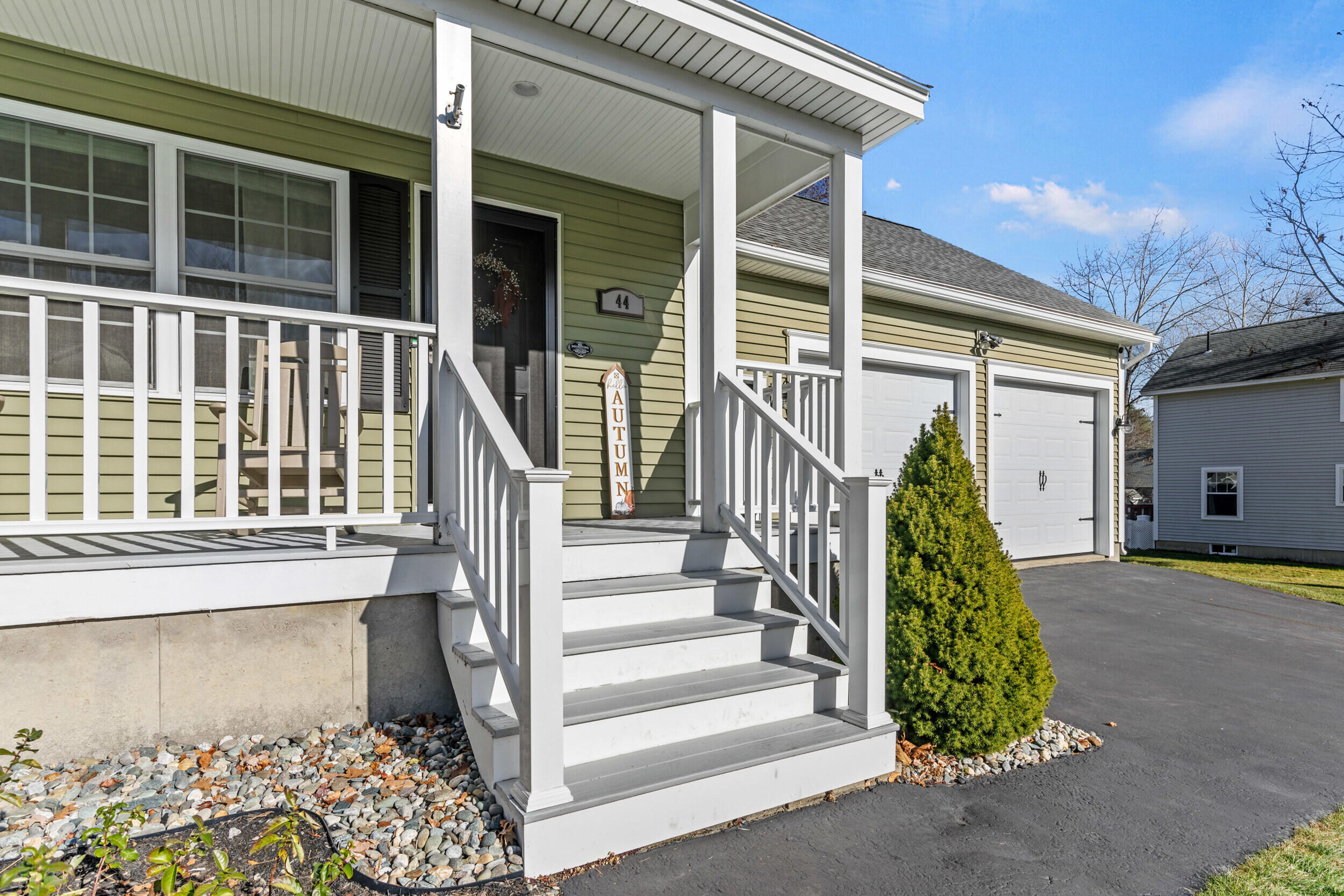 44 Woodman Avenue