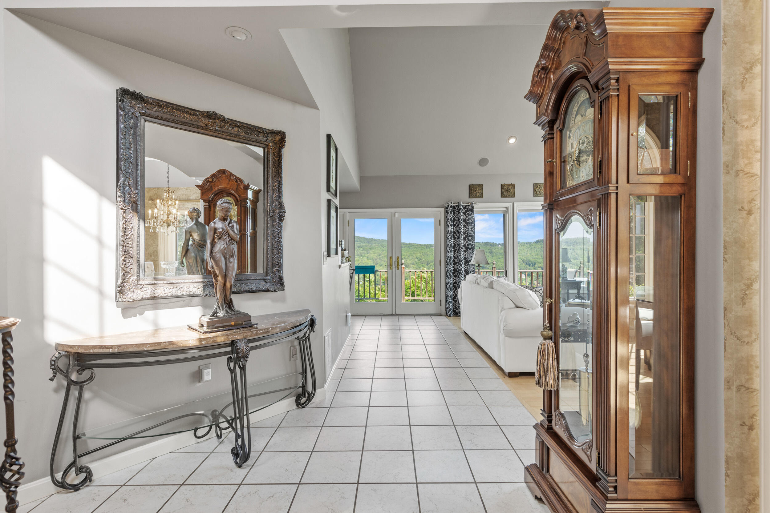 33 Lakeview Lane