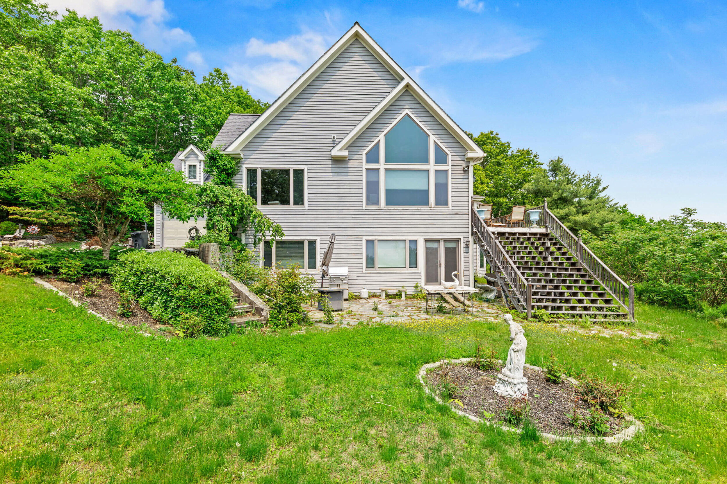 33 Lakeview Lane