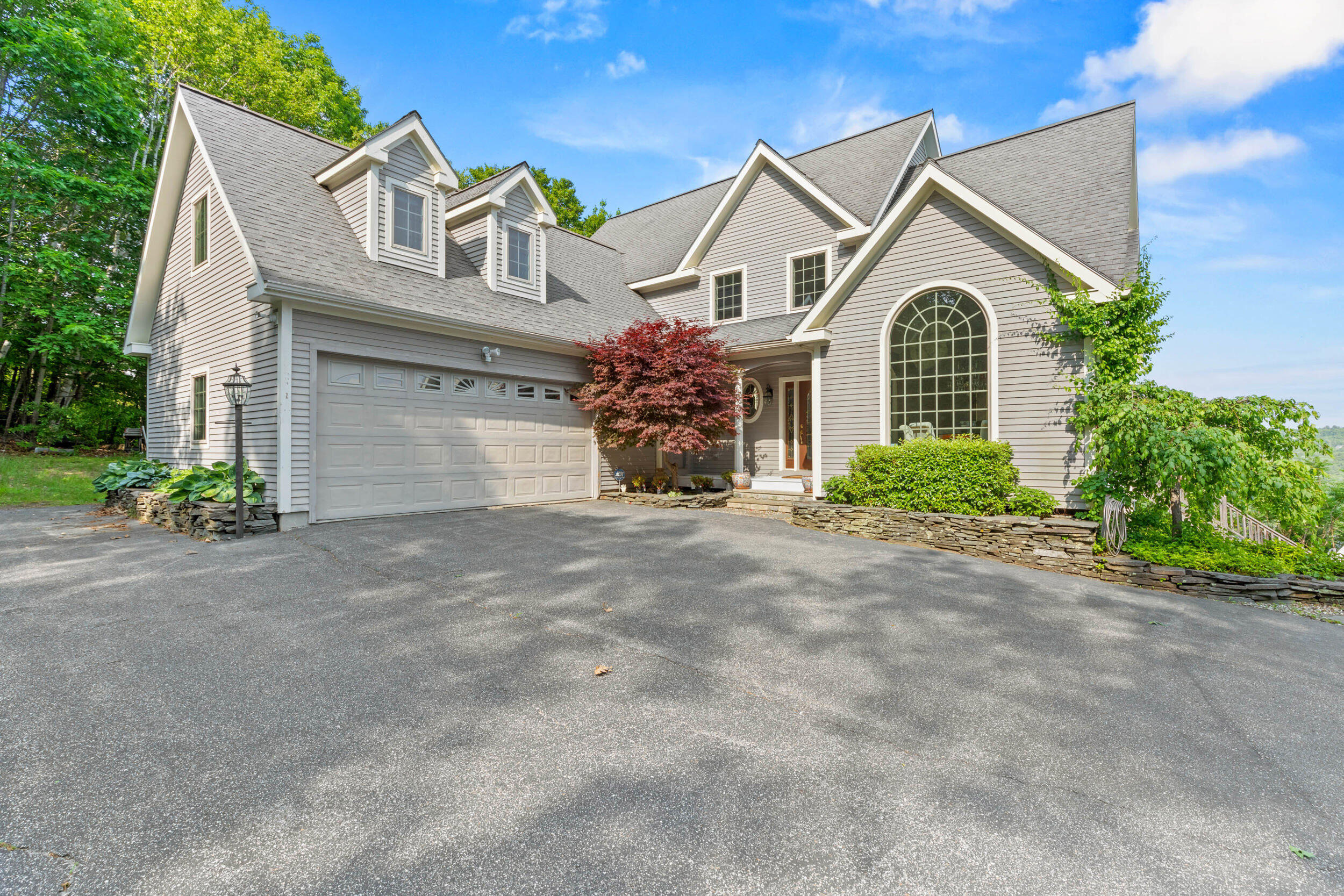 33 Lakeview Lane