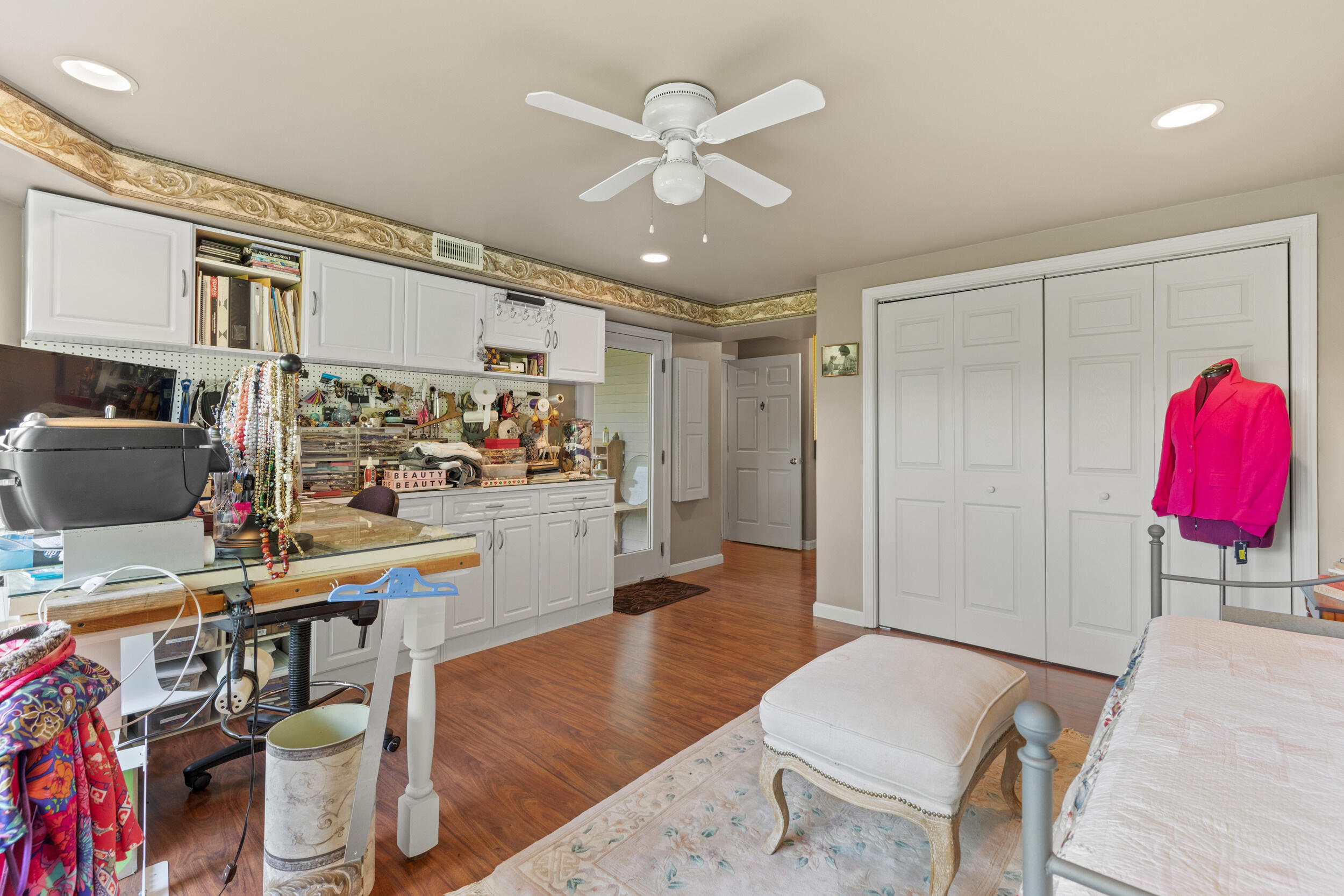 33 Lakeview Lane
