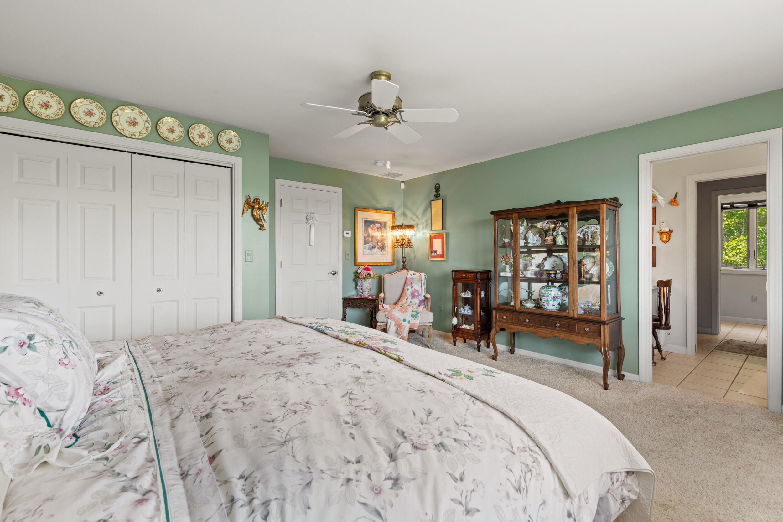 33 Lakeview Lane