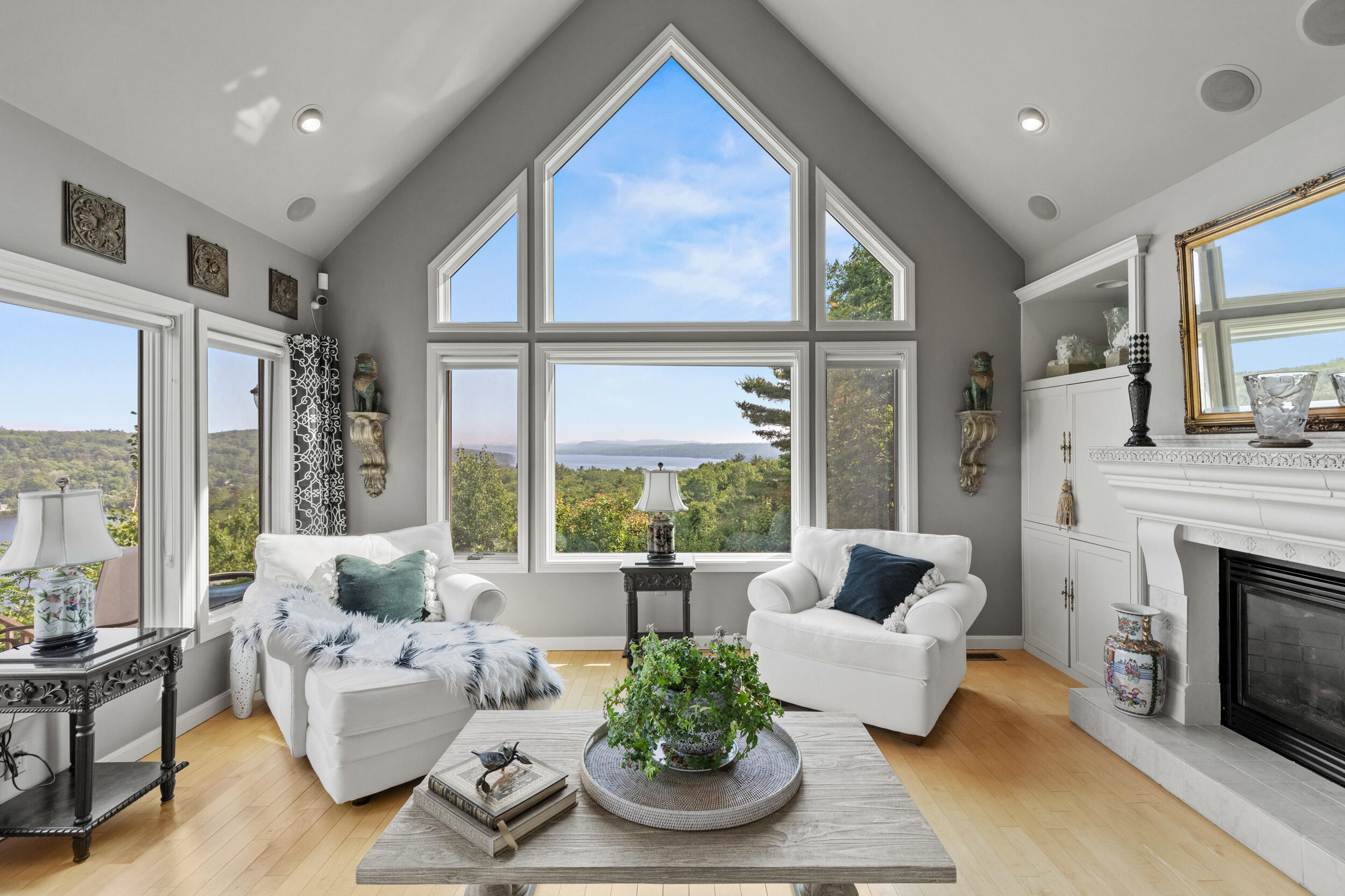 33 Lakeview Lane
