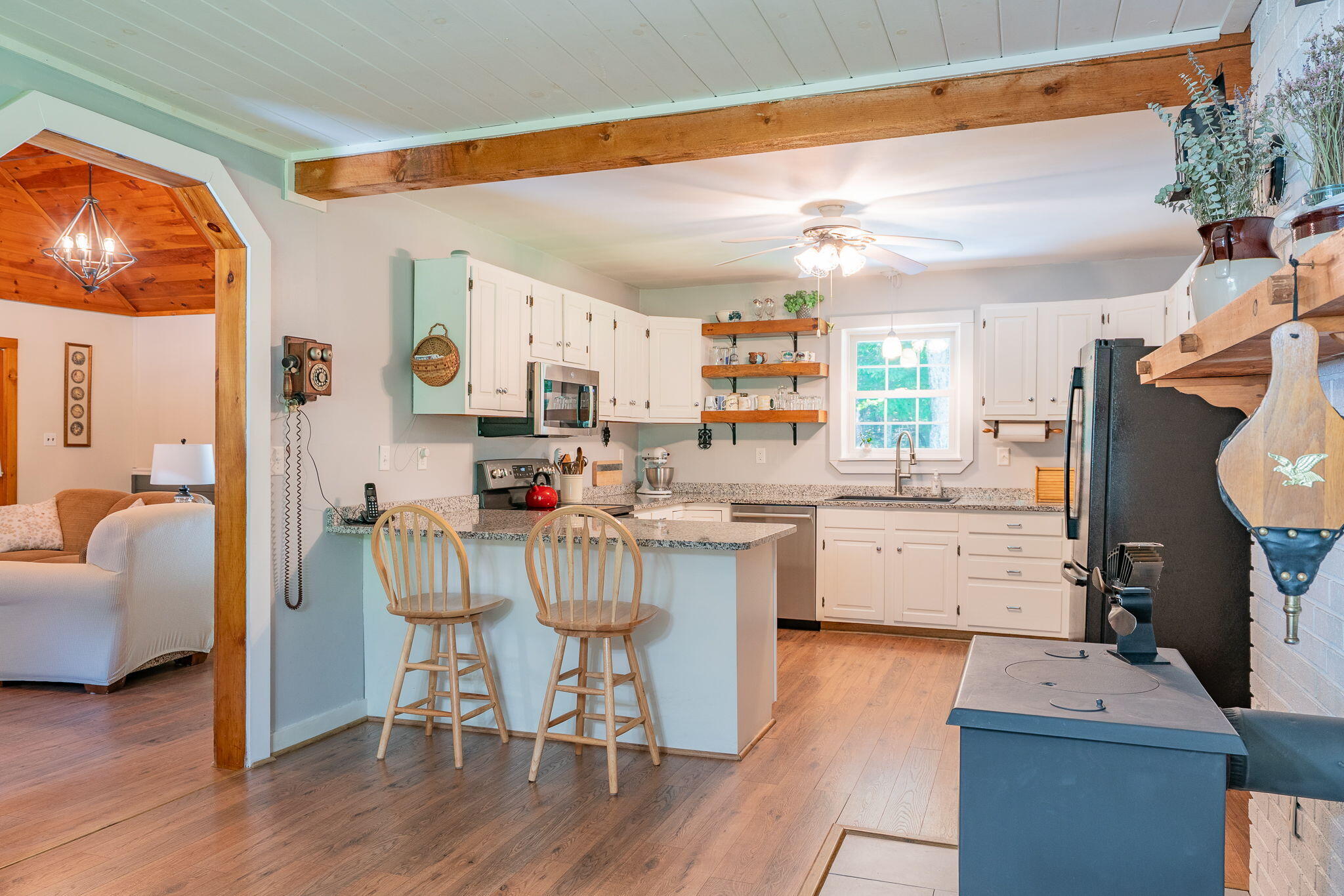 44 Road Between The Ponds