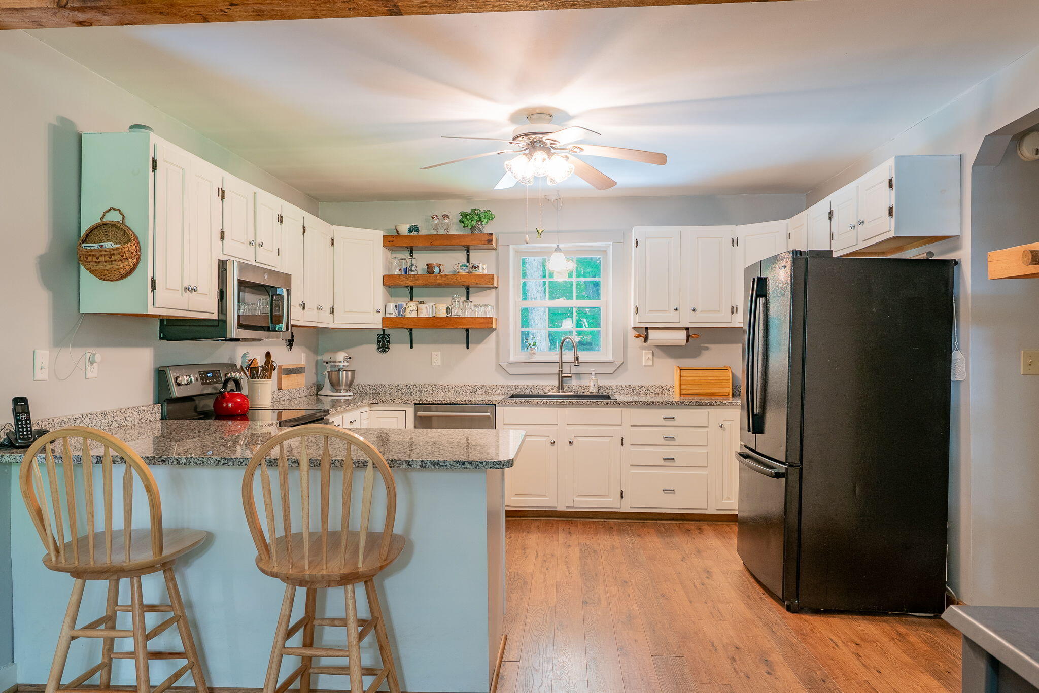 44 Road Between The Ponds