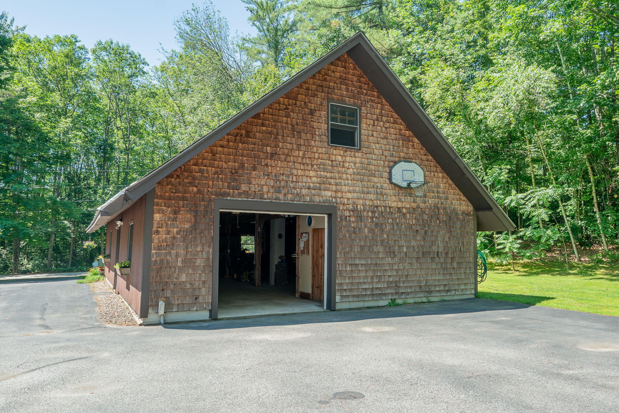 44 Road Between The Ponds