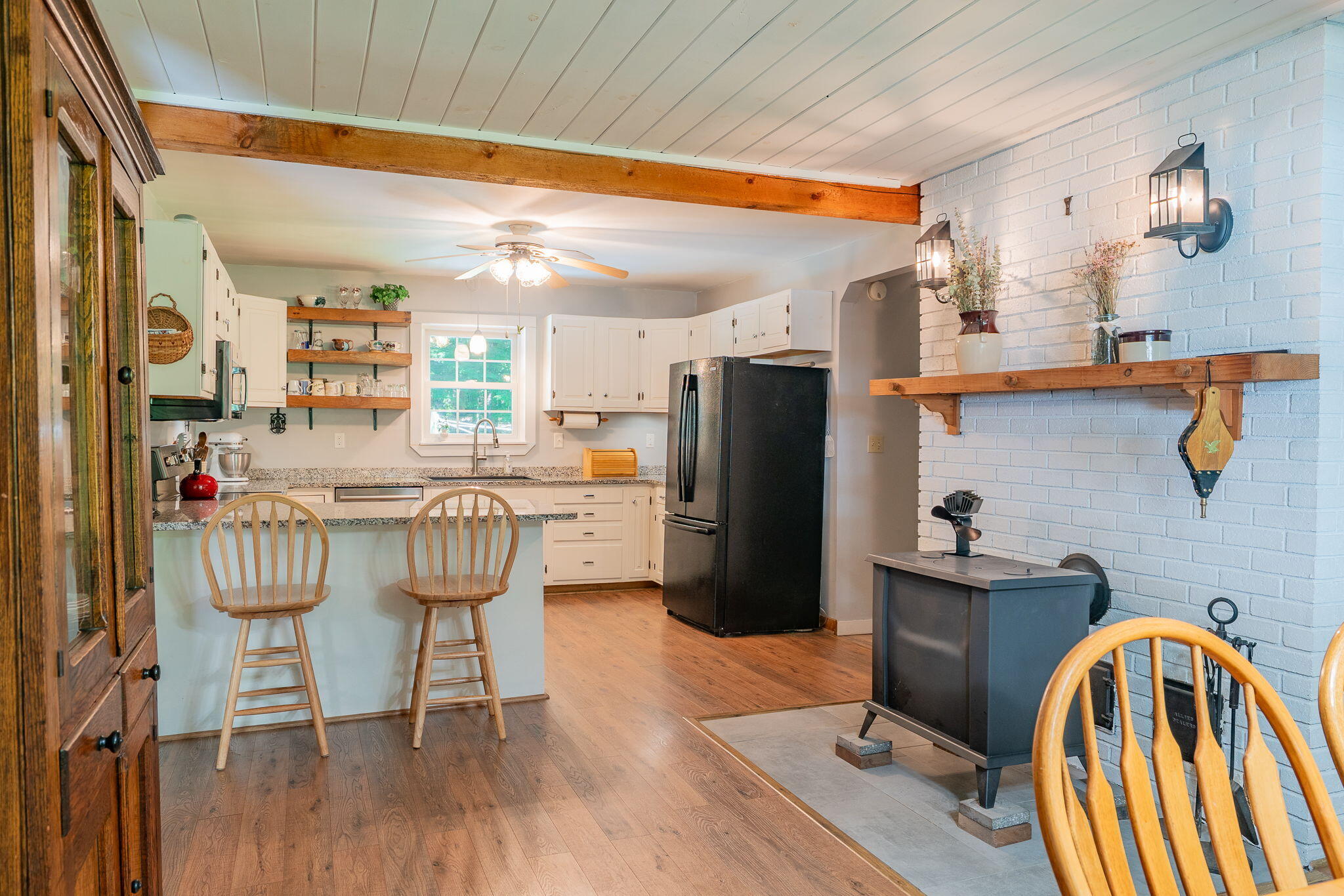 44 Road Between The Ponds