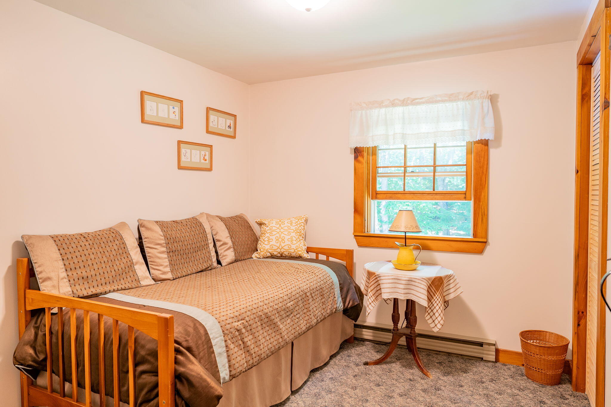 44 Road Between The Ponds