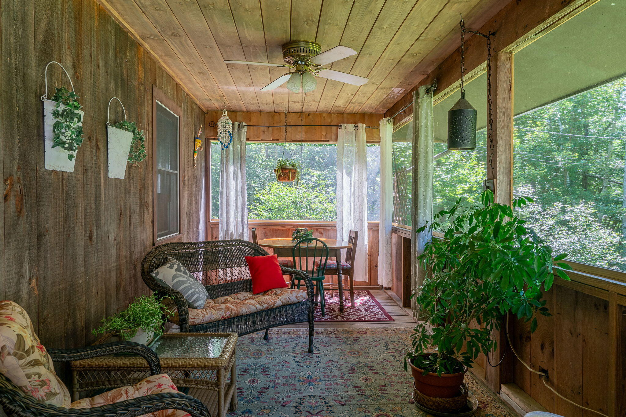 44 Road Between The Ponds