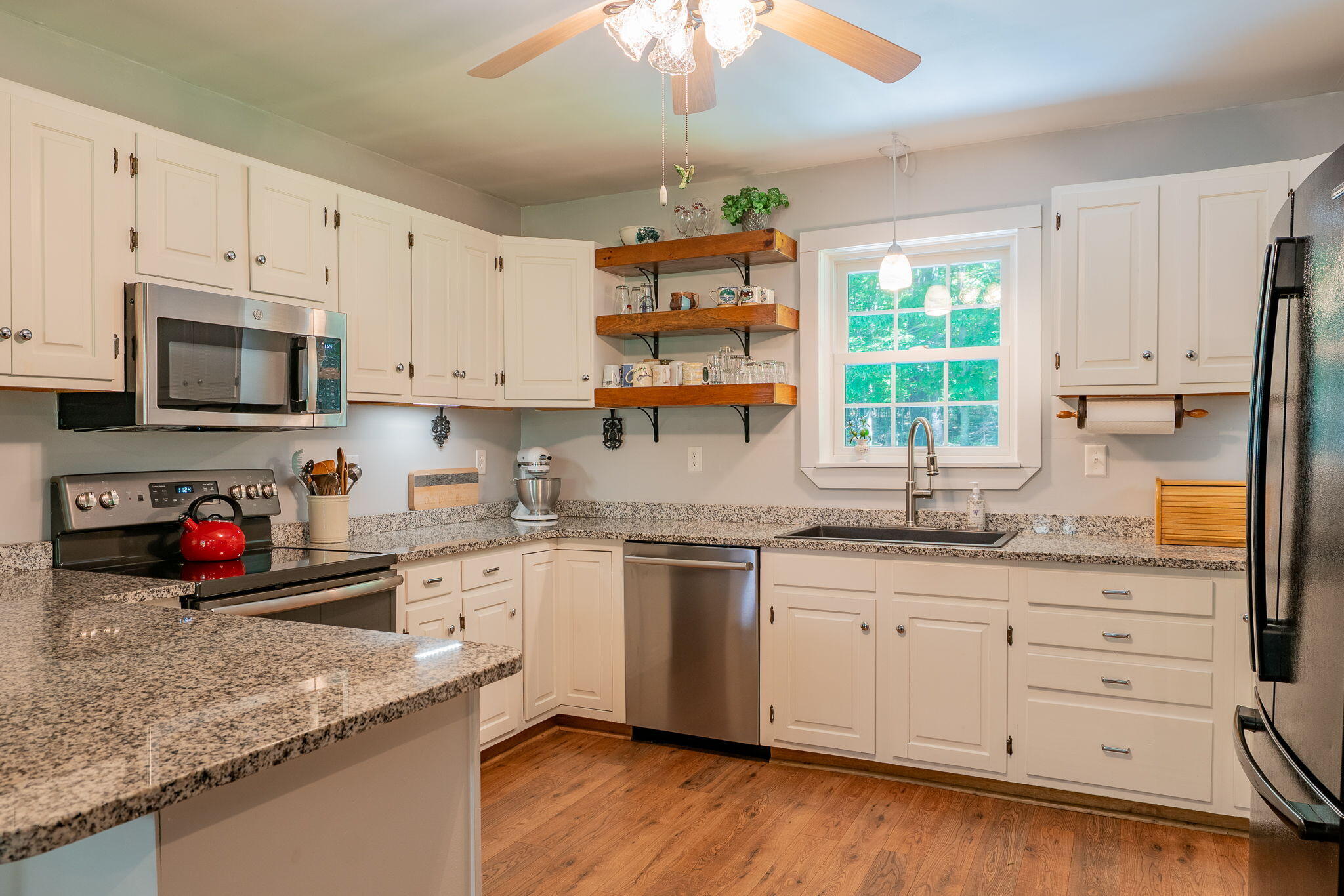 44 Road Between The Ponds